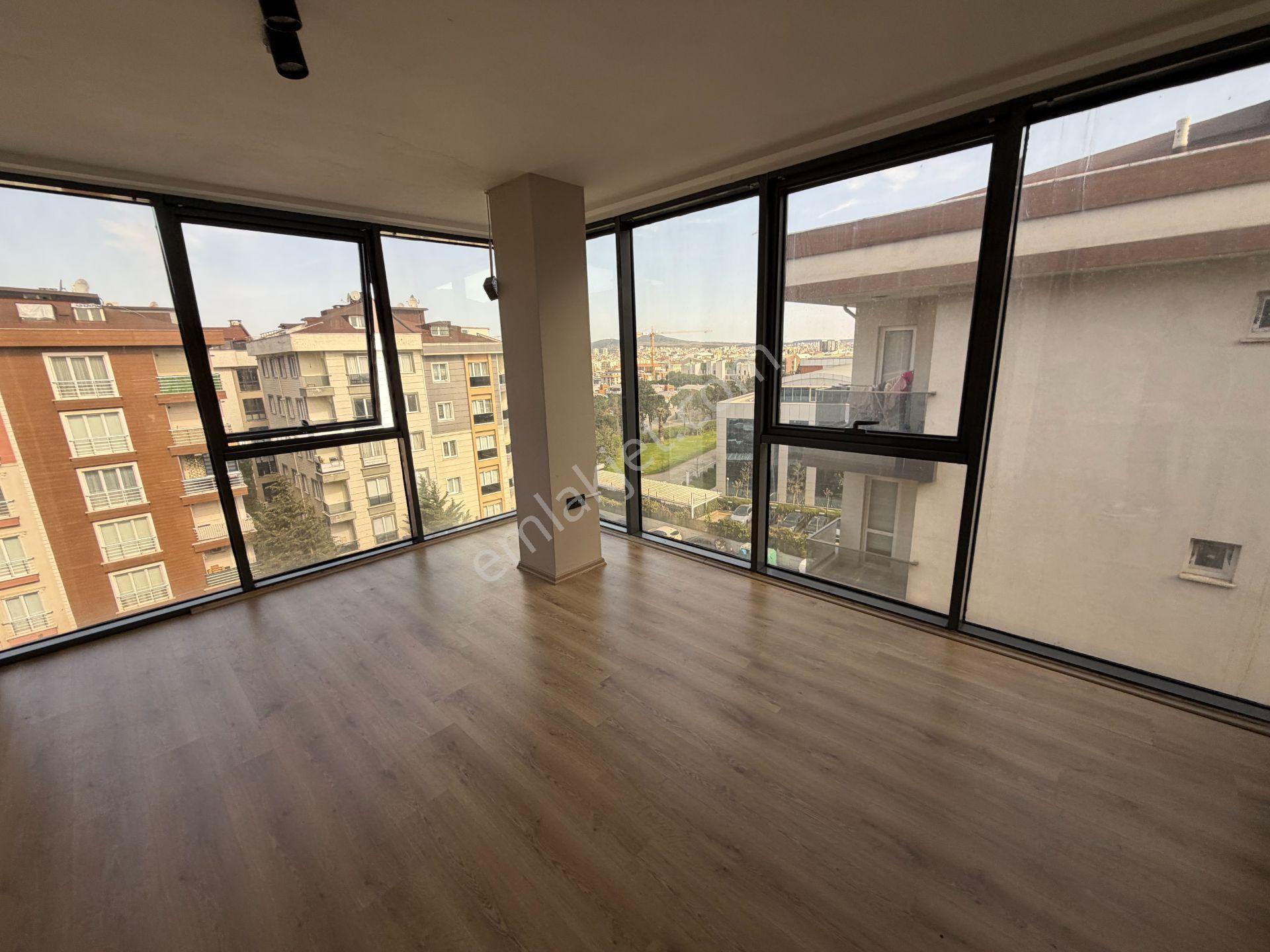 Sancaktepe Panasonic Yanı 8 Yıllık Plazada 5.kat 1+1 Kiralık Ofis - Görsel 6