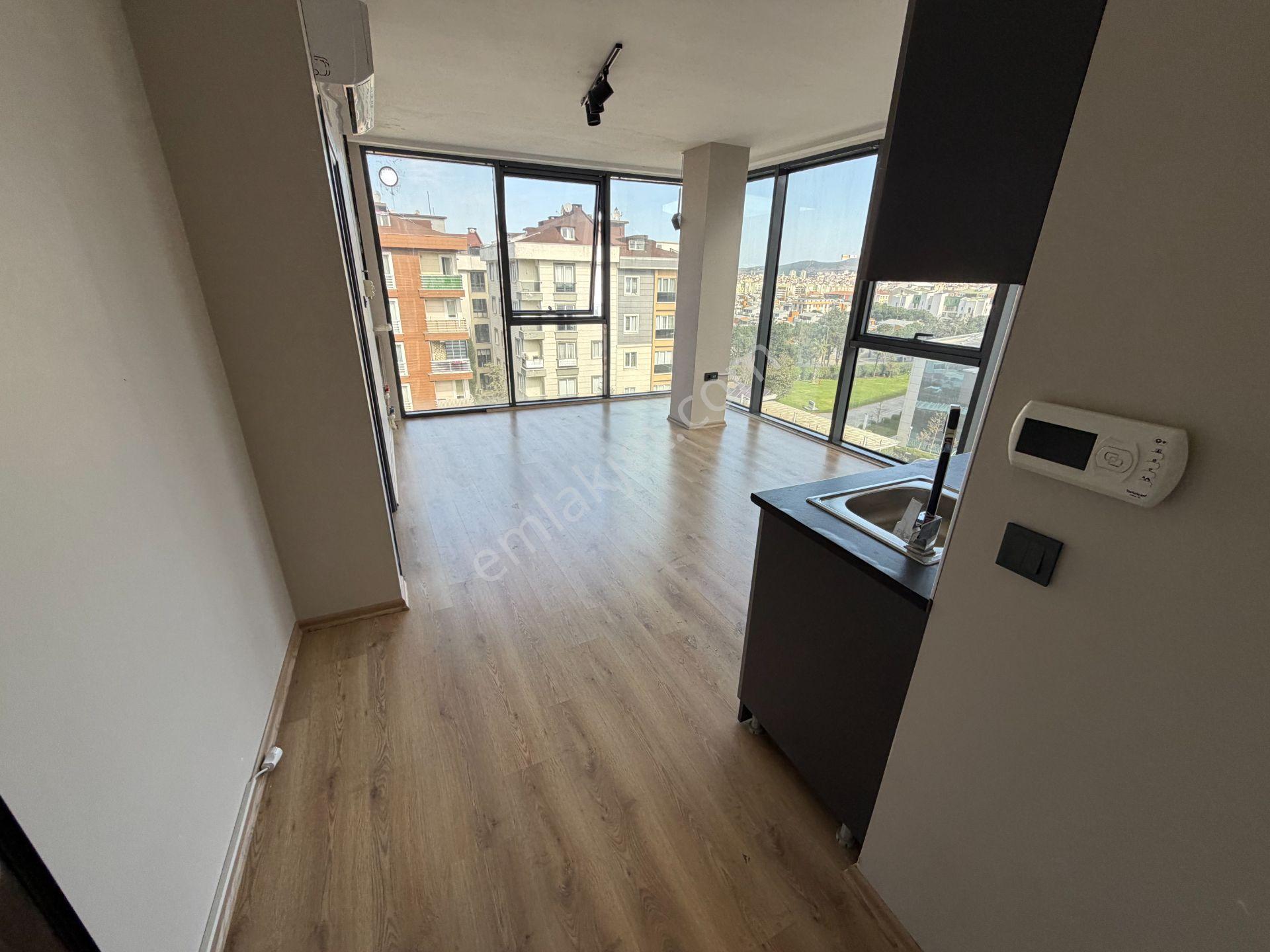 Sancaktepe Panasonic Yanı 8 Yıllık Plazada 5.kat 1+1 Kiralık Ofis - Görsel 2