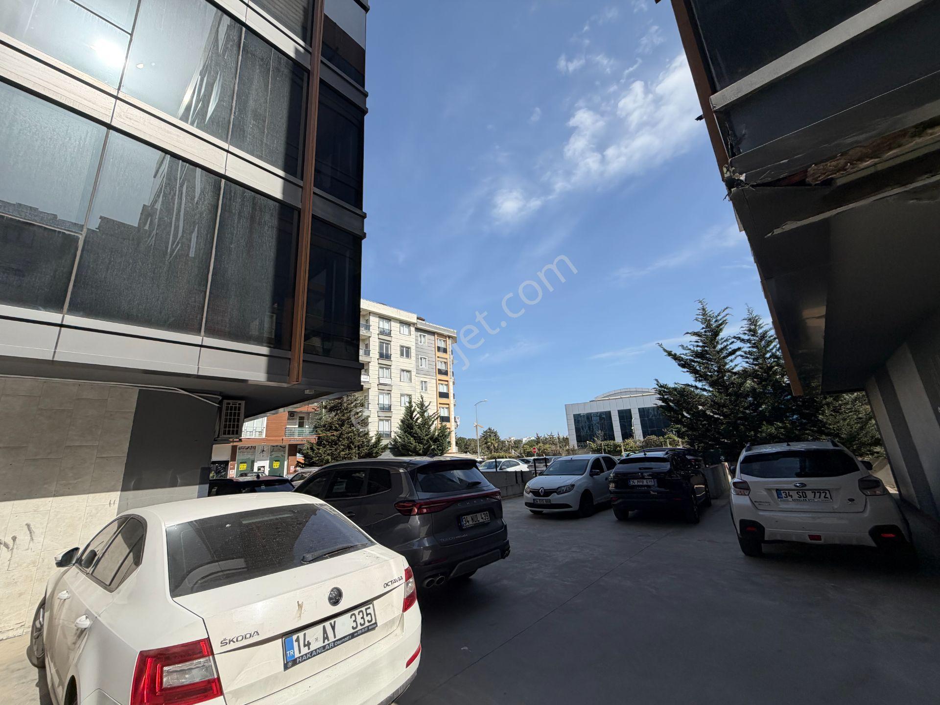 Sancaktepe Alparslan Cd.8 Yıllık 5.kat Nezih 55m2 Kiralık İşyeri