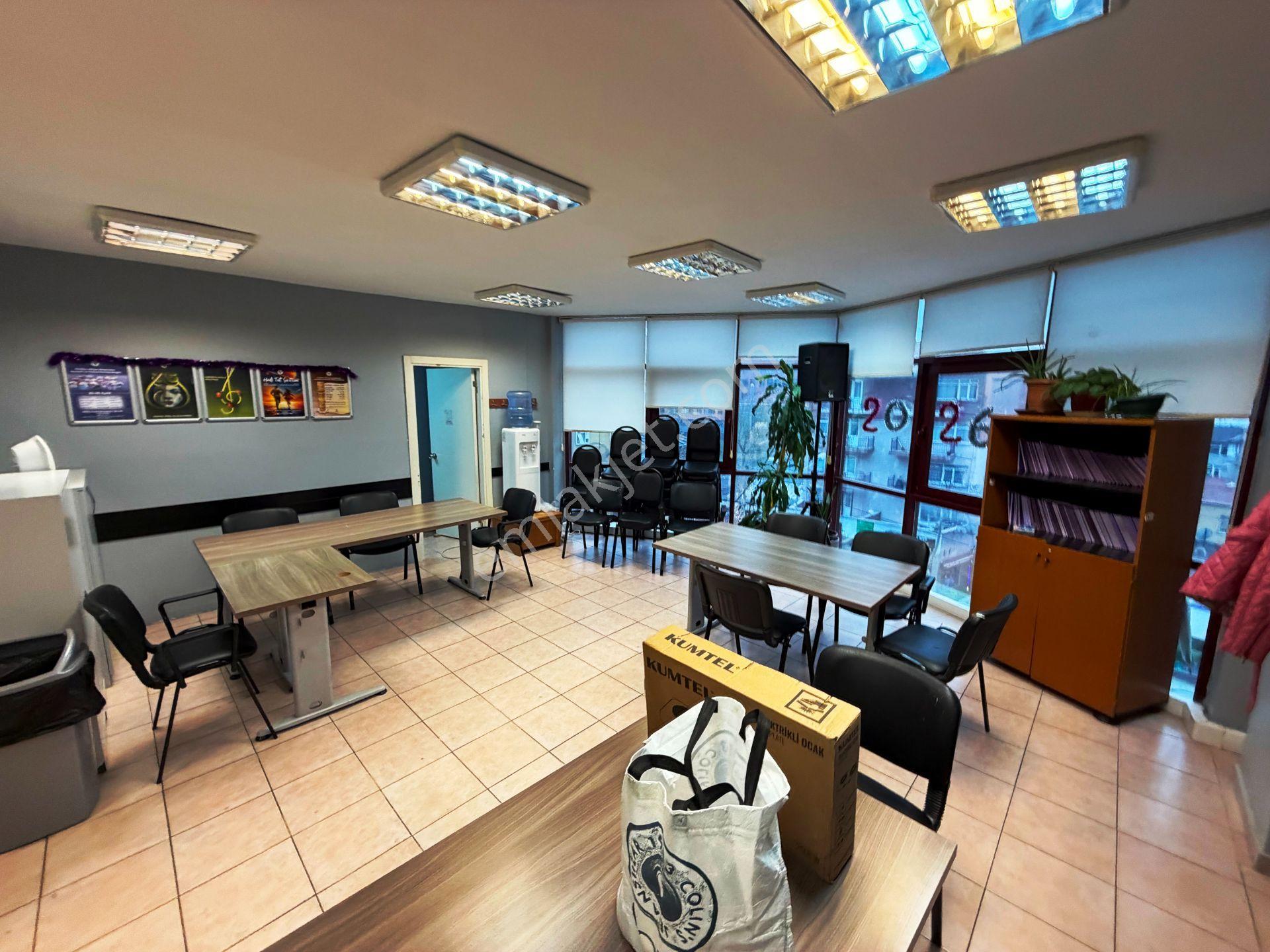 Ataşehir Acıbadem Üniv.karşısı 3.kat 180m2 Satılık İşhanı Katı - Görsel 4