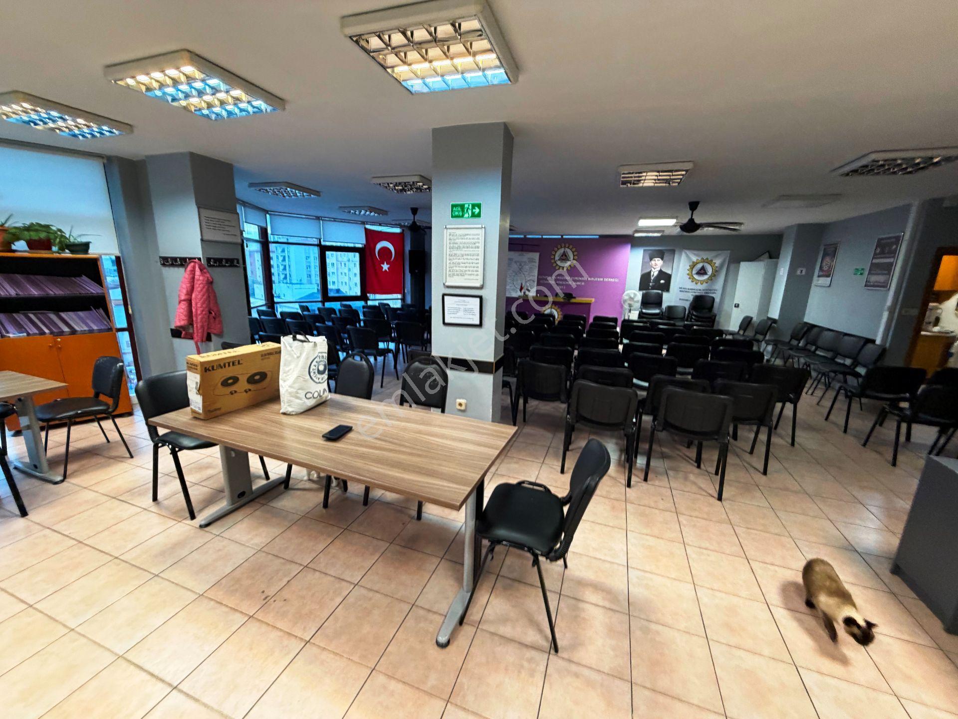 Ataşehir'in Merkezinde Yüksek Görünürlüklü 180m2 Satılık İşyeri - Görsel 8