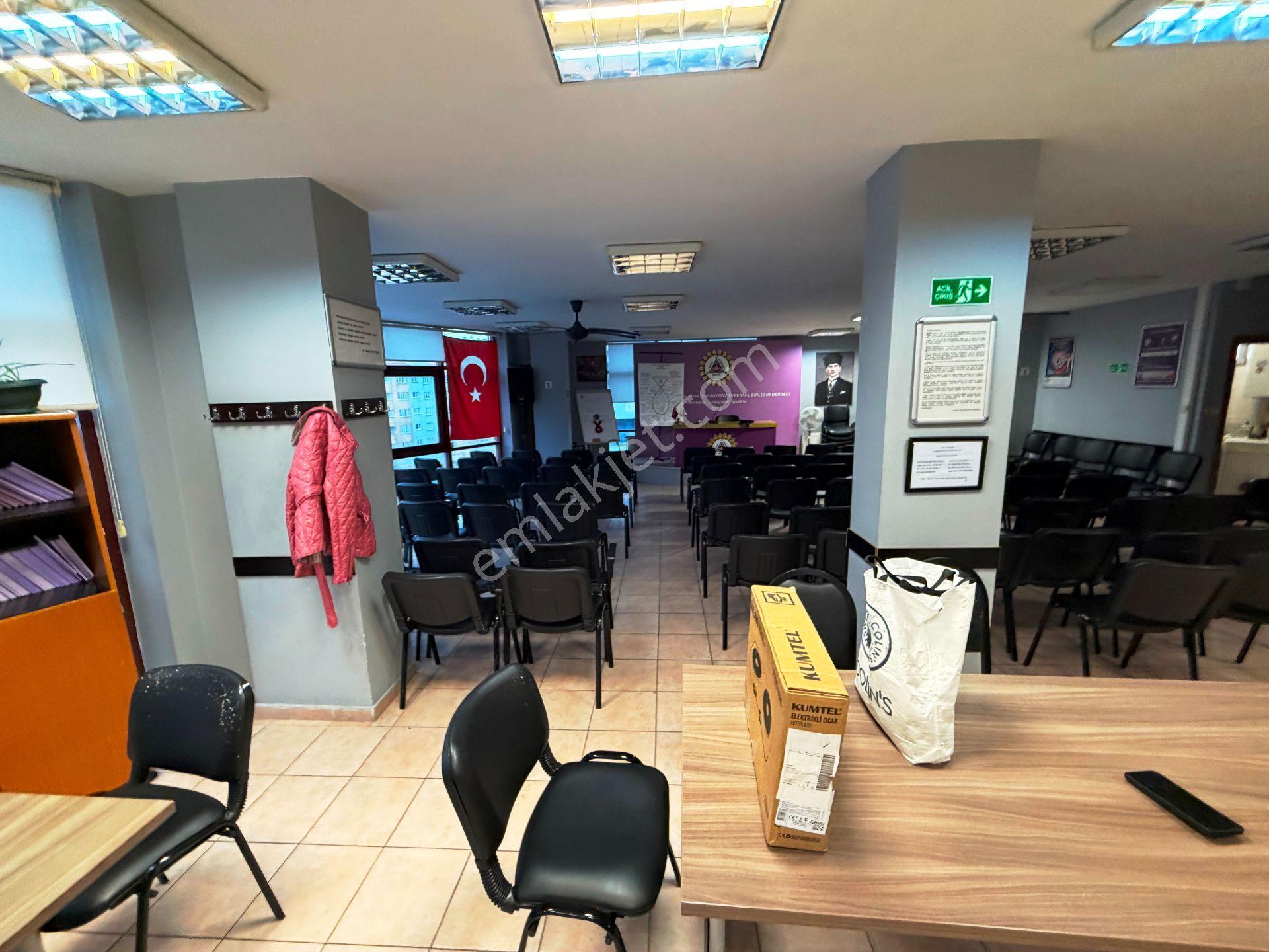 Ataşehir'in Merkezinde Yüksek Görünürlüklü 180m2 Satılık İşyeri - Görsel 7