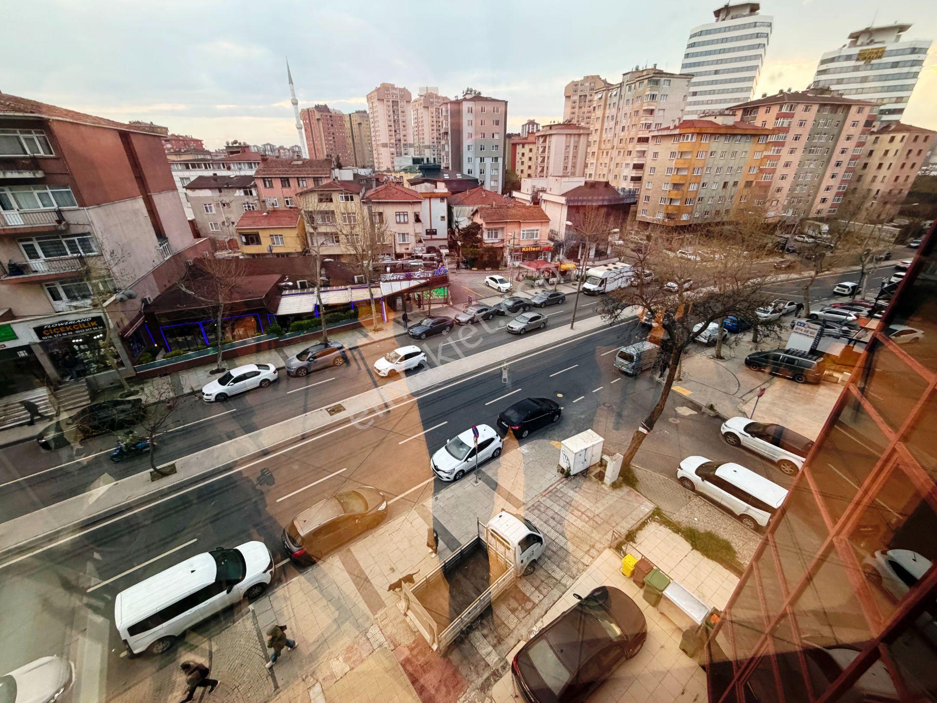 Ataşehir'in Merkezinde Yüksek Görünürlüklü 180m2 Satılık İşyeri - Görsel 24