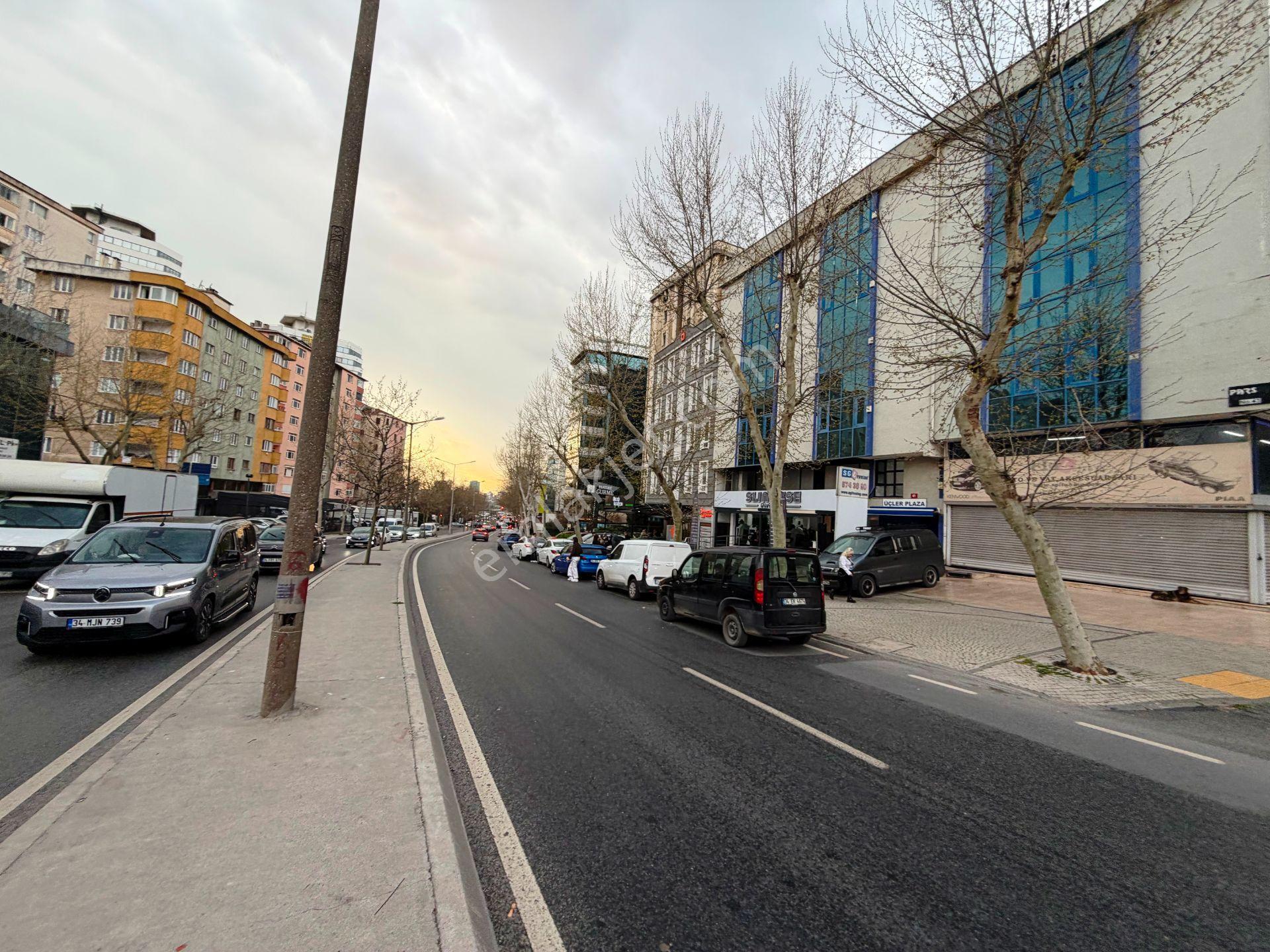 Ataşehir Prestijli Bölgede Kurumsala Uygun 3.kat Satılık İşyeri - Görsel 34
