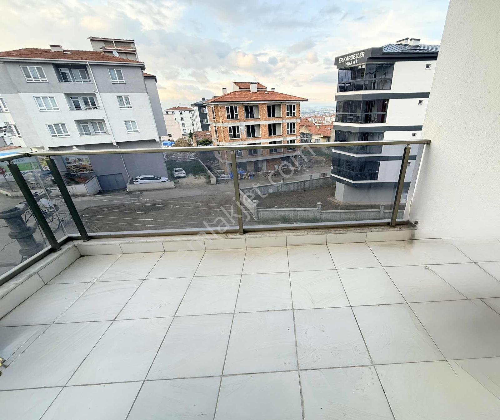 Özbey Emlaktan Ara Kat Özel Garajlı Kiralık 3+1 Daire - Görsel 29