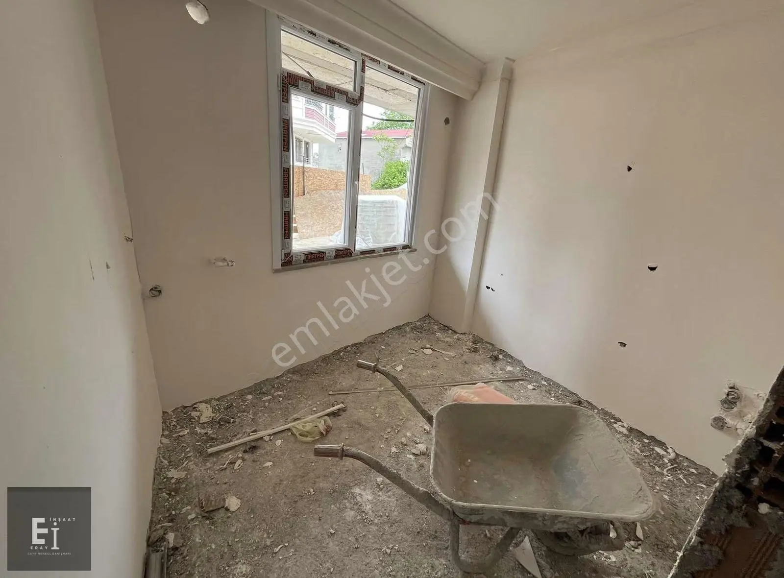 Eray Emlak'tan Satılık Düz Giriş 2+1 80m2 Merkezi Konumda - Görsel 4