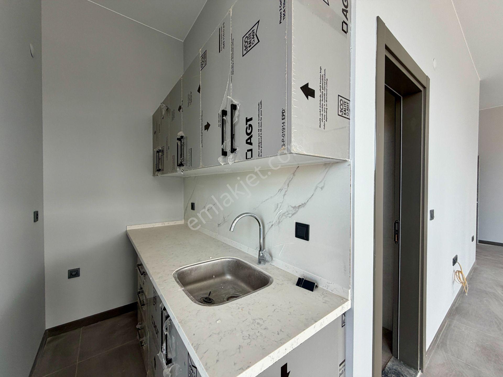 Kuşadası Merkez Ana Cadde Üzerınde 104 M² Kıralık Ofıs - Görsel 10