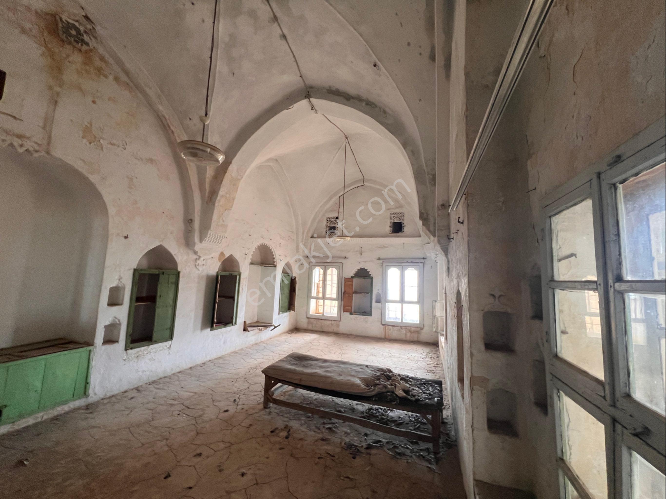 Murat Emlaktan Eşsiz Eski Mardin Manzaralı Geniş Teraslı Konağımız Satılıktır - Görsel 8