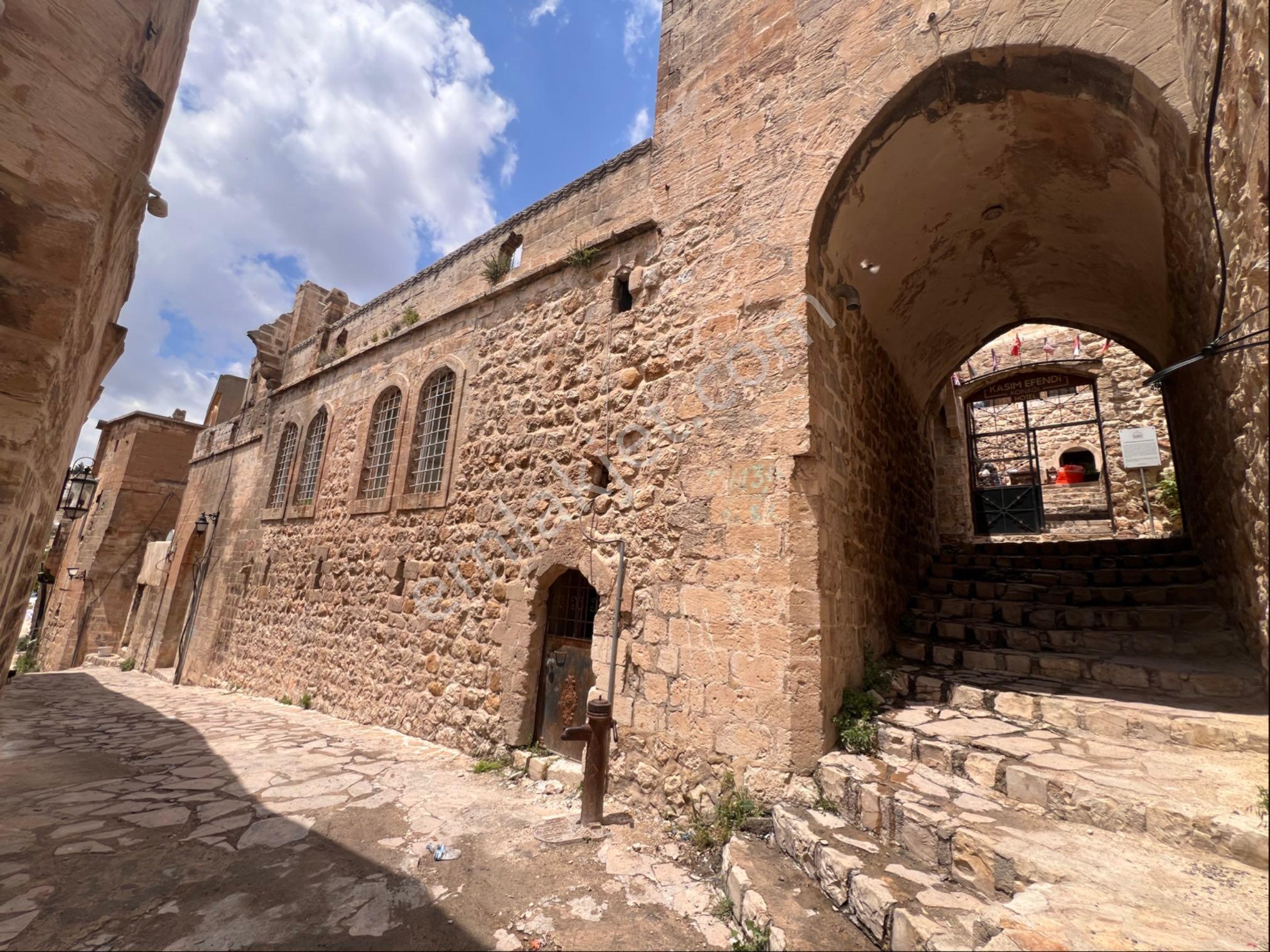 Murat Emlaktan Eşsiz Eski Mardin Manzaralı Geniş Teraslı Konağımız Satılıktır - Görsel 32