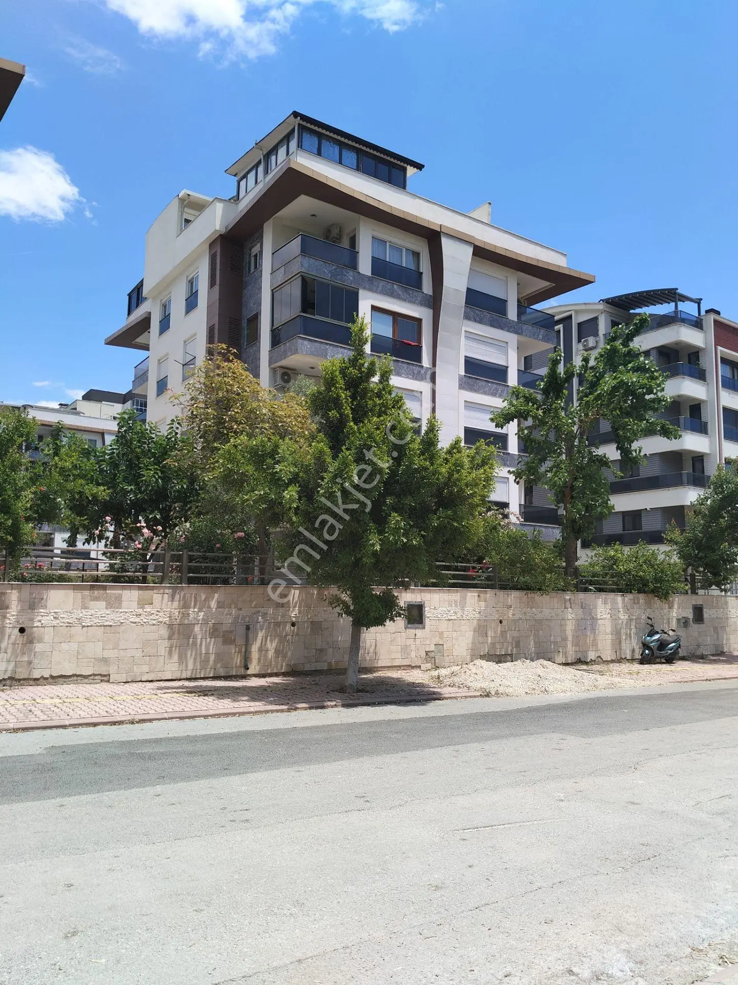 Antalya Sarısuda Satılık Sıfır Kapalı Otoparklı Havuzlu Daire - Görsel 2