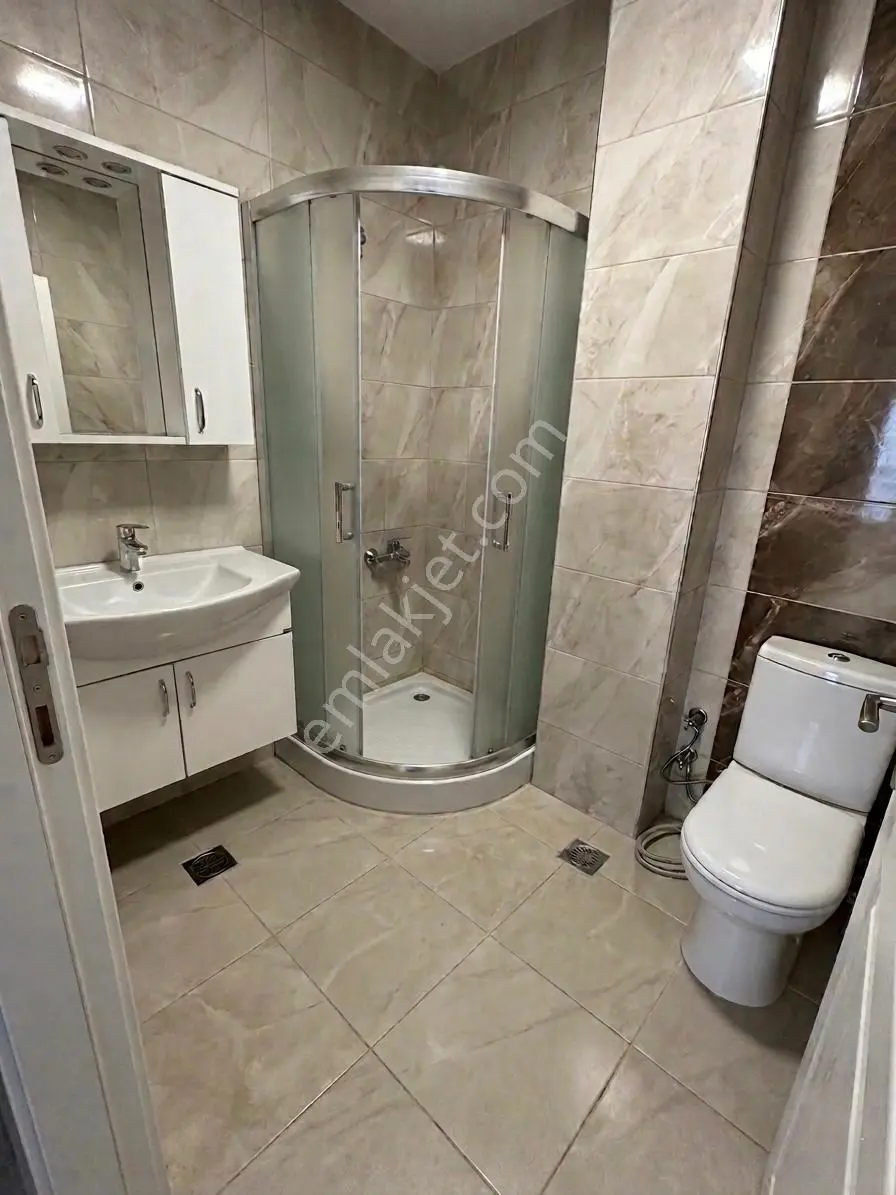 Anacaddede Modern Yaşam: 90m², Çift Balkon, Asansörlü, Full Ön C - Görsel 3