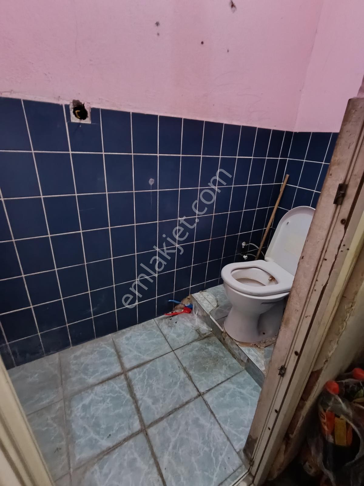 Emek Adnan Menderes Rakipsiz Yüksek Cirolu Devren Kiralık Market - Görsel 28