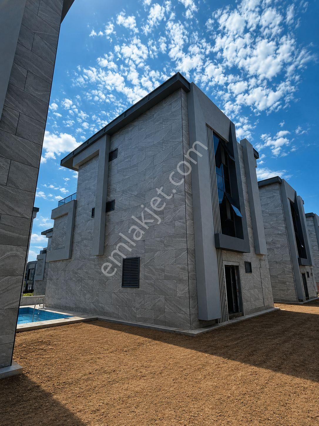 Beşyüzevler Civarı Ay Yapıda Satılık Villa - Görsel 3