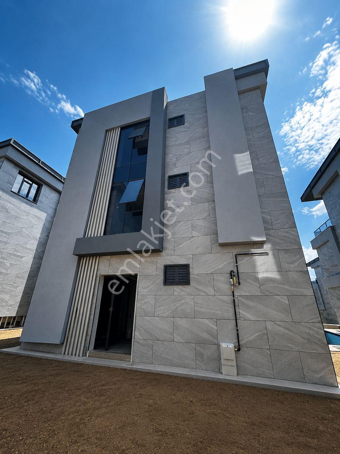Beşyüzevler Civarı Ay Yapıda Satılık Villa - Görsel 4