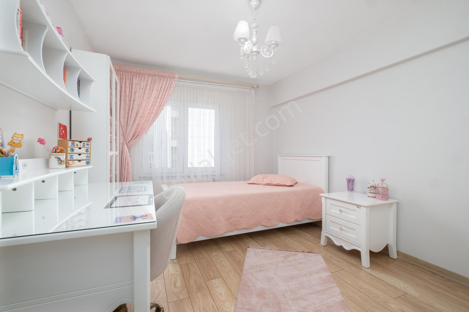 Remax Advantageden Ihsanıye Kelebek Sıtesı Satılık Manzaralı 3+1 - Görsel 11