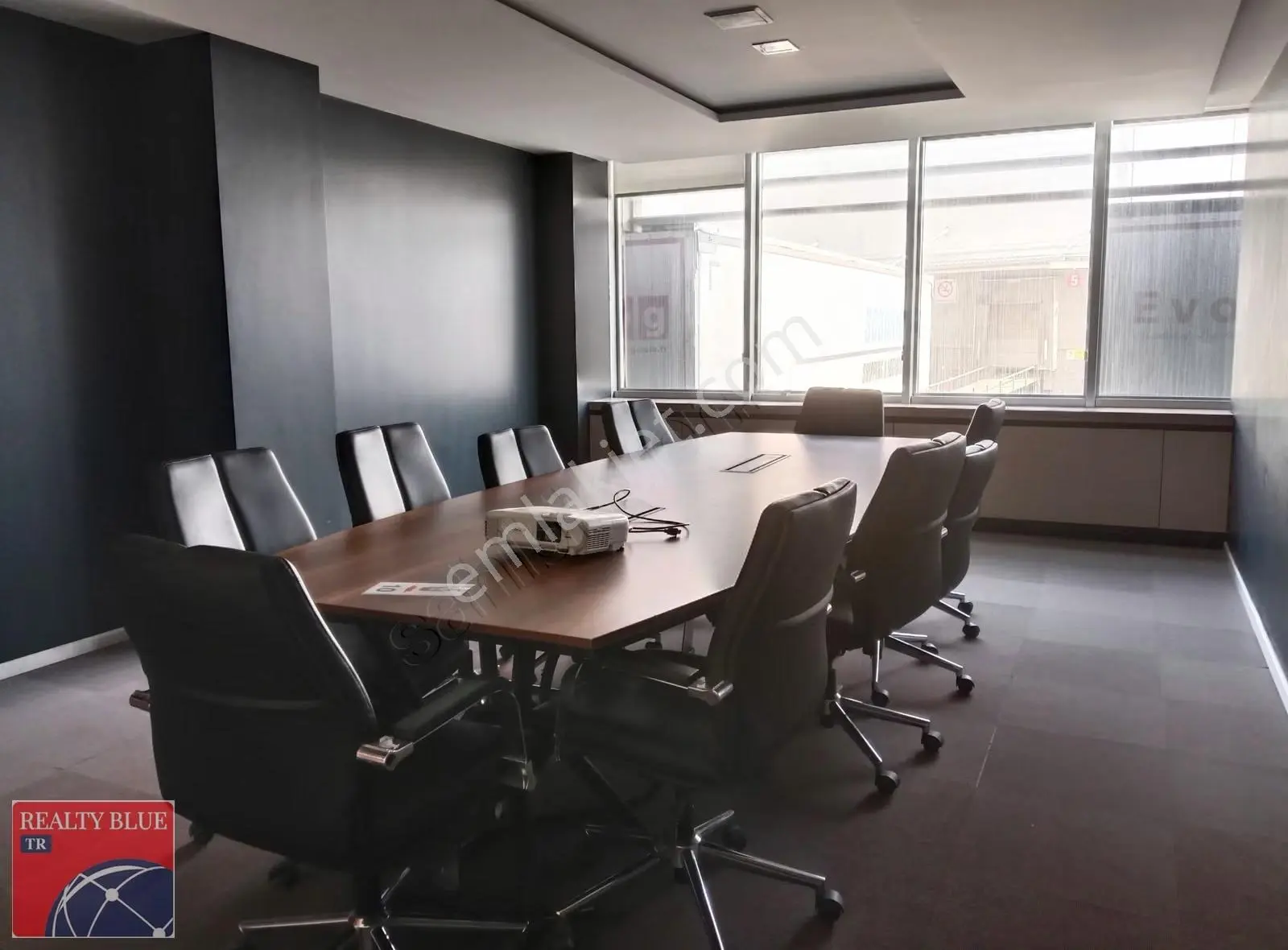 Osman Kaya'dan | Tuzlada 520 M² Ofis Katı Kampüs Yaşam Alanlı