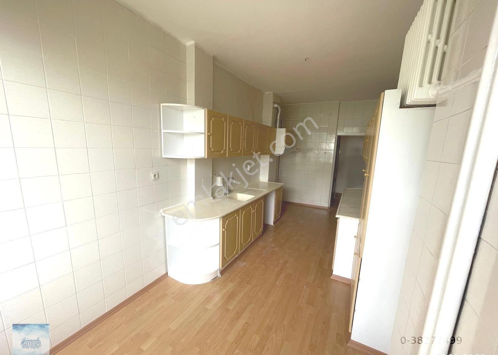 Boğaz Sokağın Başında 3+1 Manzaralı 120m2 1. Katmerkezi Isınma - Görsel 3