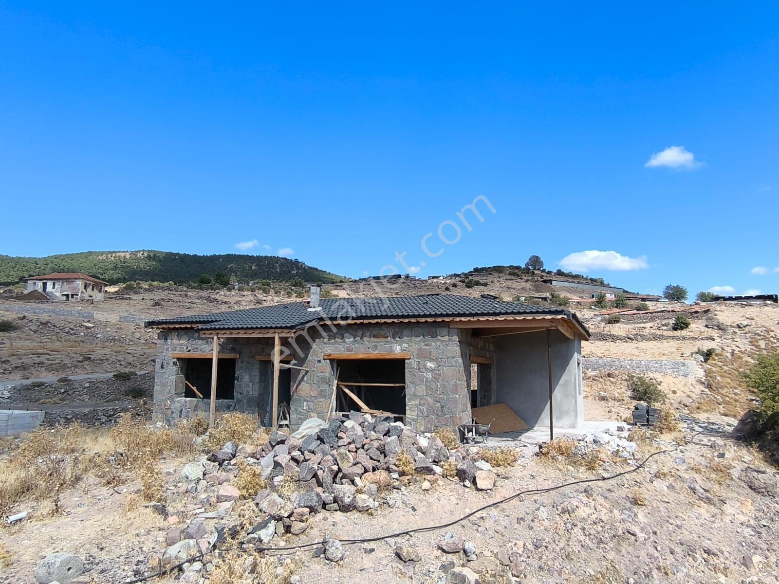 Eski Görecede Satılık 183m2 Arazi İçinde Sıfır 90m2 Taş Ev - Görsel 2