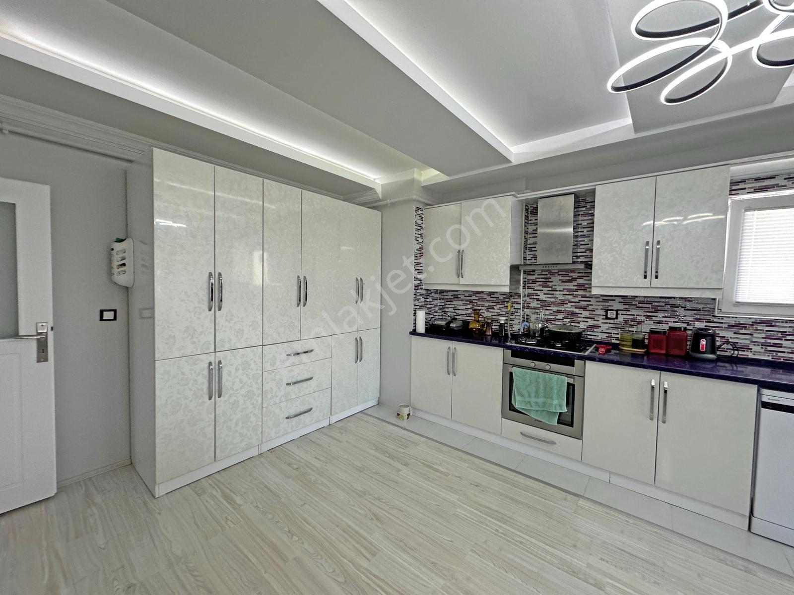 Hüseyin Boylu'dan Tramvaya Yakın Net 190 M² 4+1 Satılık Daire - Görsel 16