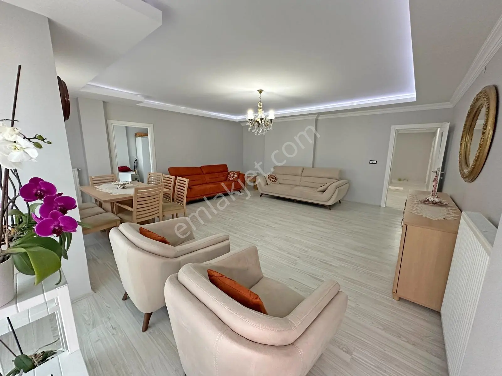 Hüseyin Boylu'dan Tramvaya Yakın Net 190 M² 4+1 Satılık Daire