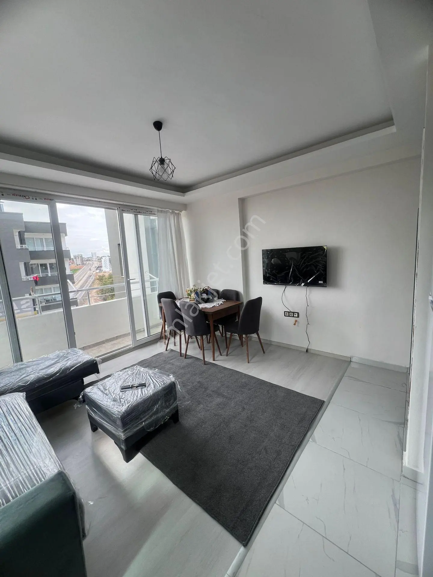 Adana Sarıçamda Bulvar Üzerinde Çınarlı Mahallesinde Eşyaları Kullanılmamış Sıfır Kiralık 1+1 Daire - Görsel 2