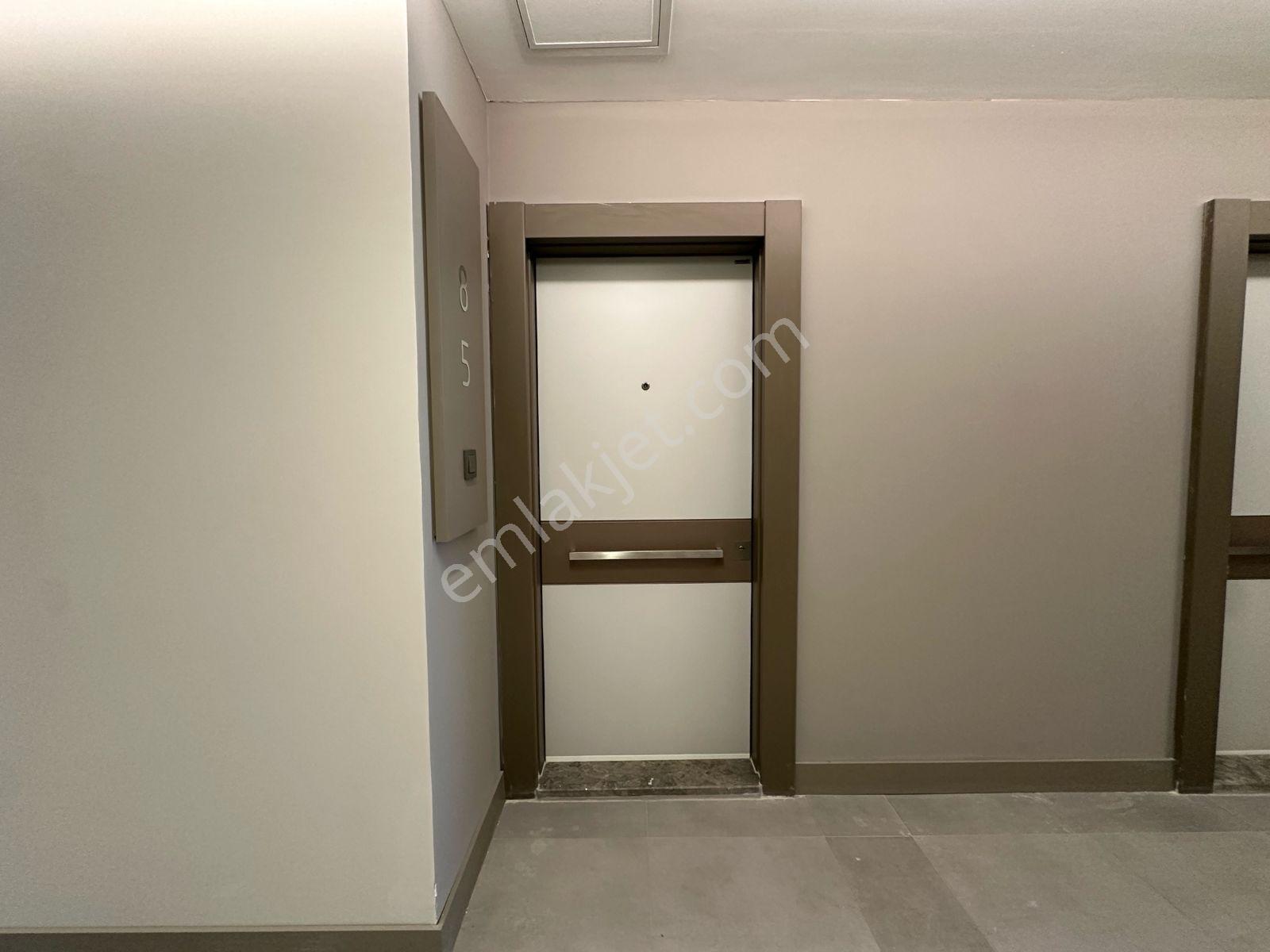 Bayrampaşada Avm Üstü Satılık 1+0 Ofis / Daire - Görsel 10