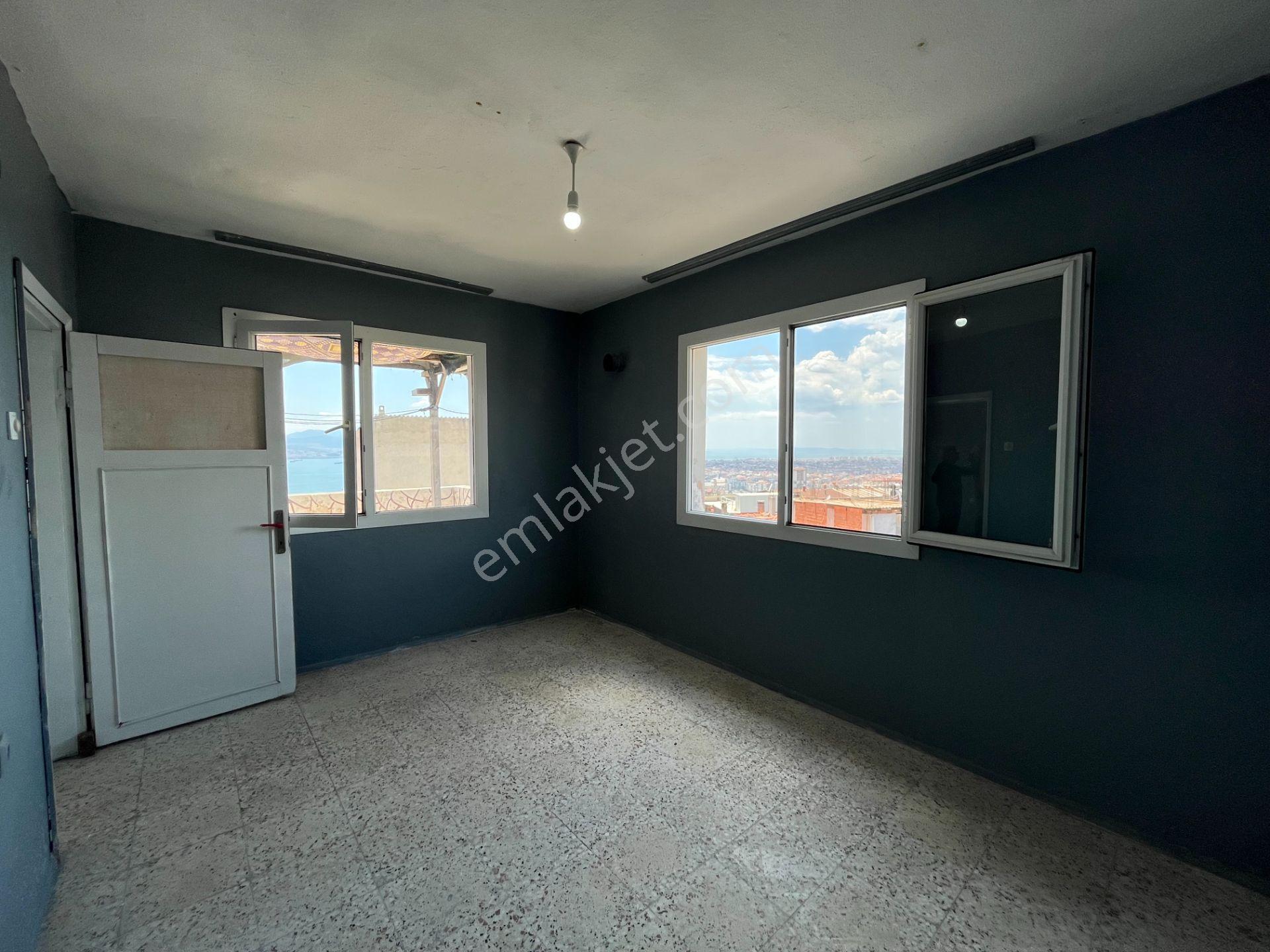 Gümüşpala Pazar Yeri Yakını Deniz Manzaralı Teraslı 2+1 Kiralık - Görsel 18