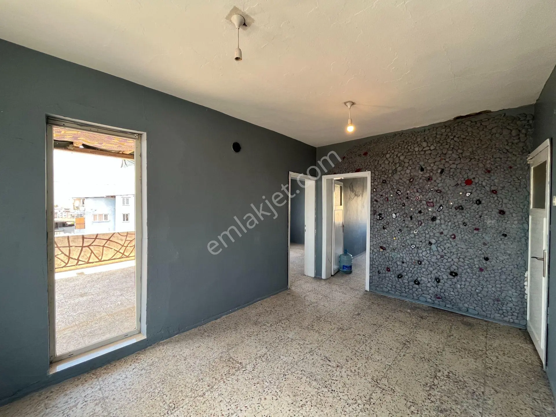 Gümüşpala Pazar Yeri Yakını Deniz Manzaralı Teraslı 2+1 Kiralık - Görsel 3
