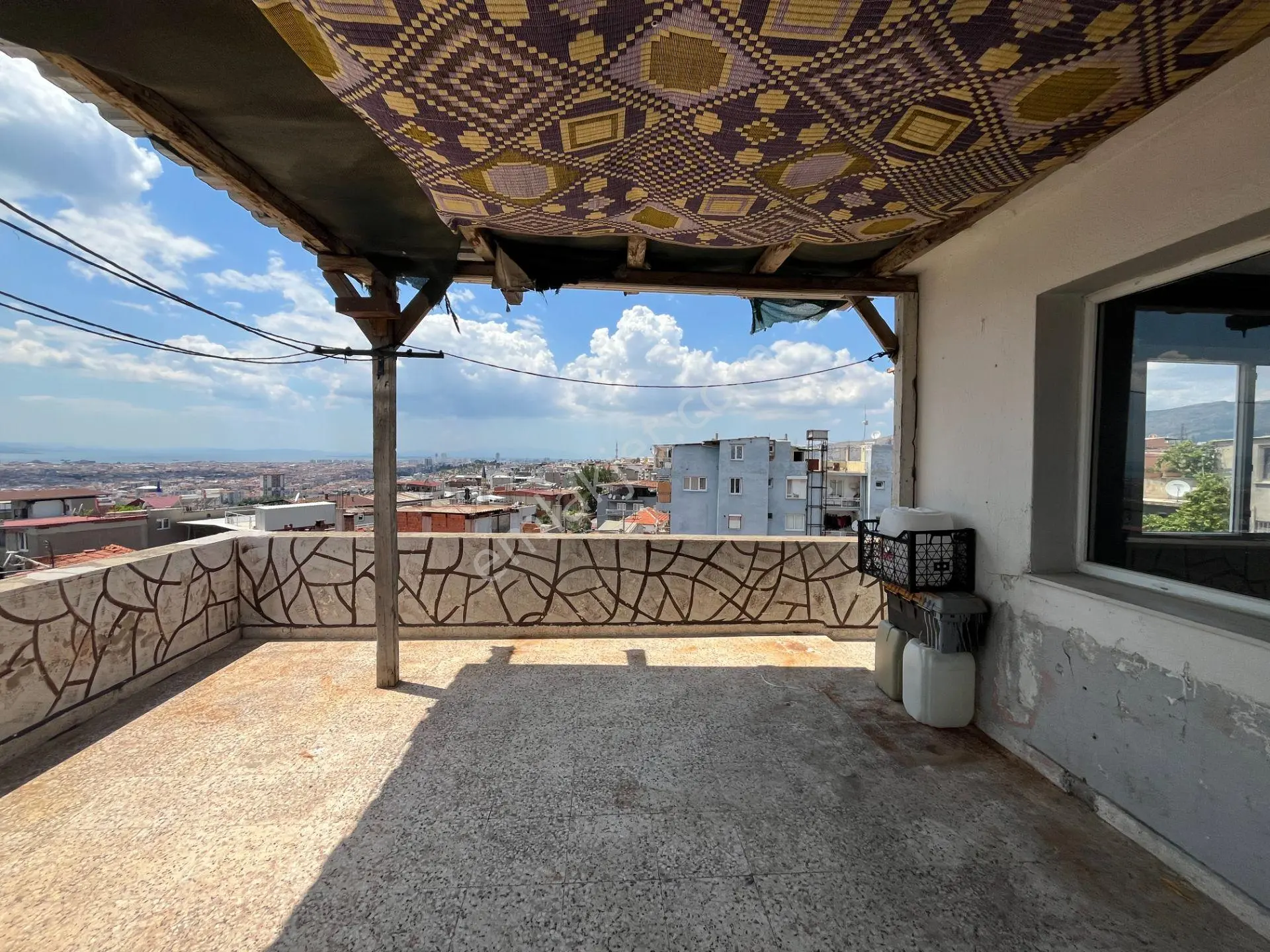 Gümüşpala Pazar Yeri Yakını Deniz Manzaralı Teraslı 2+1 Kiralık - Görsel 4