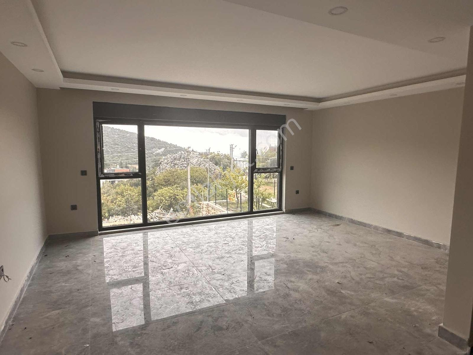 Geyik Bayırında Eşsiz Manzaralı Tripleks 4+2 270 M2 Villa - Görsel 12