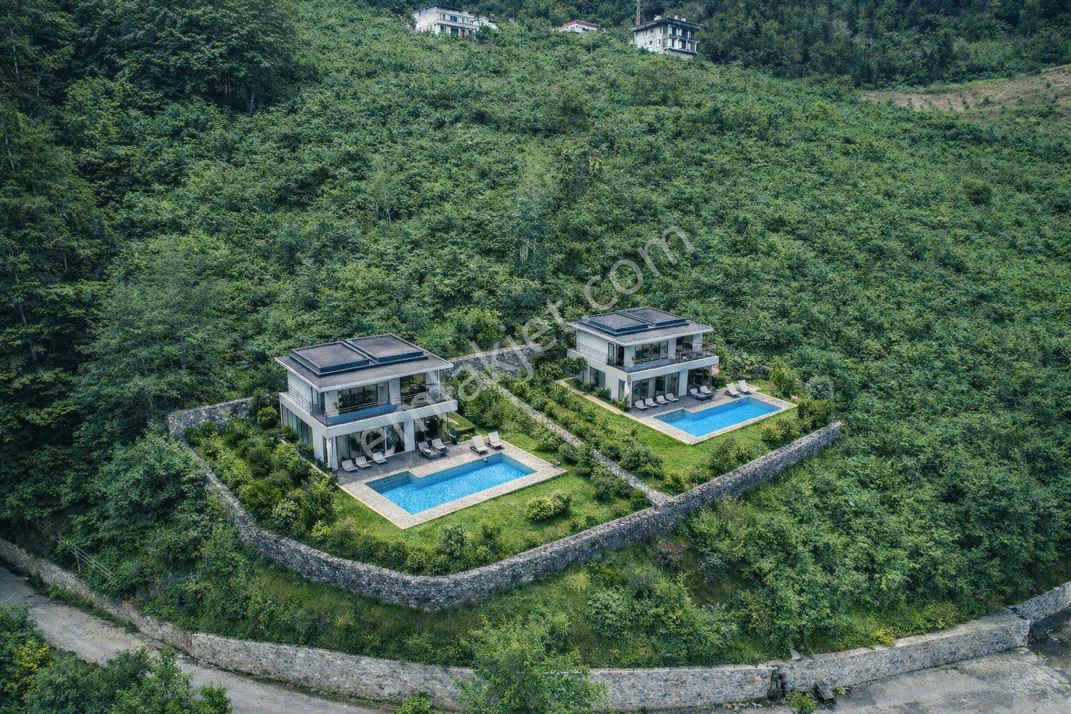 Yalı Gayrimenkul'den Çaykara Uzungöl Yolu Üzerinde 2700 M2 Arsa
