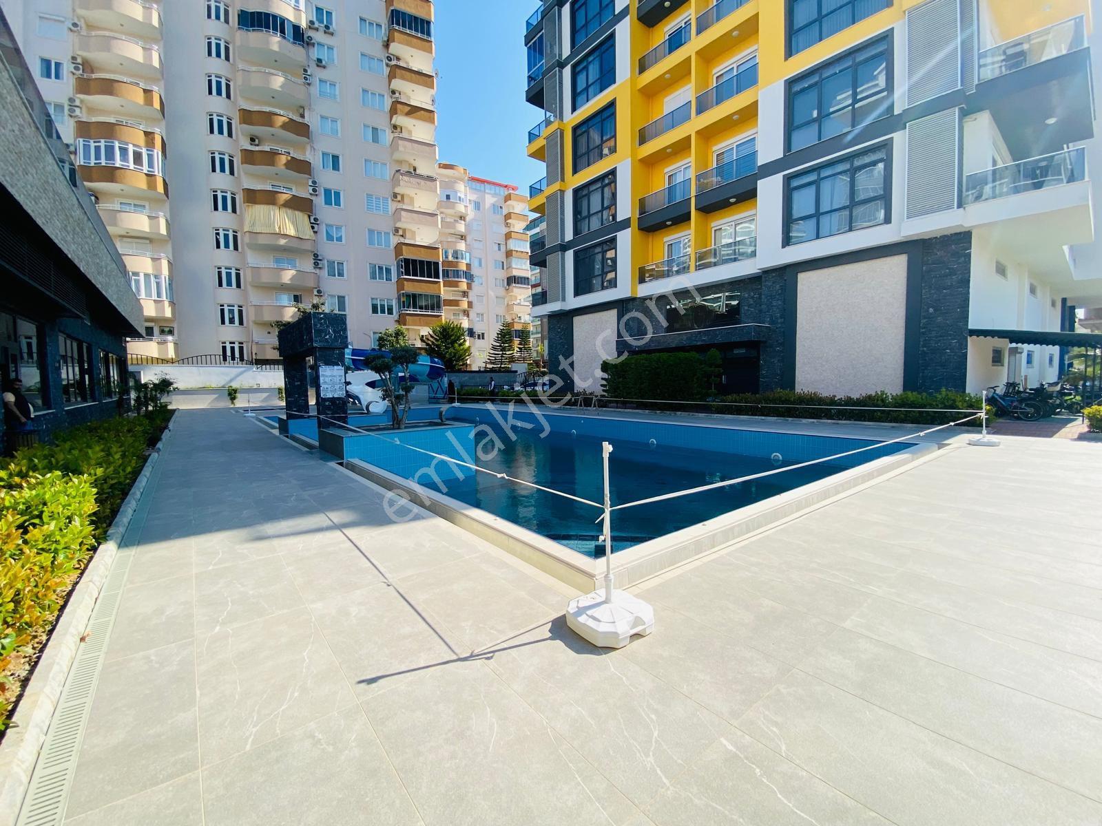 Mahmutlarda Lüks Site İçerisinde Ful Eşyalı Kiralık 2+1 Ayrı Mutfak Daire - Görsel 26