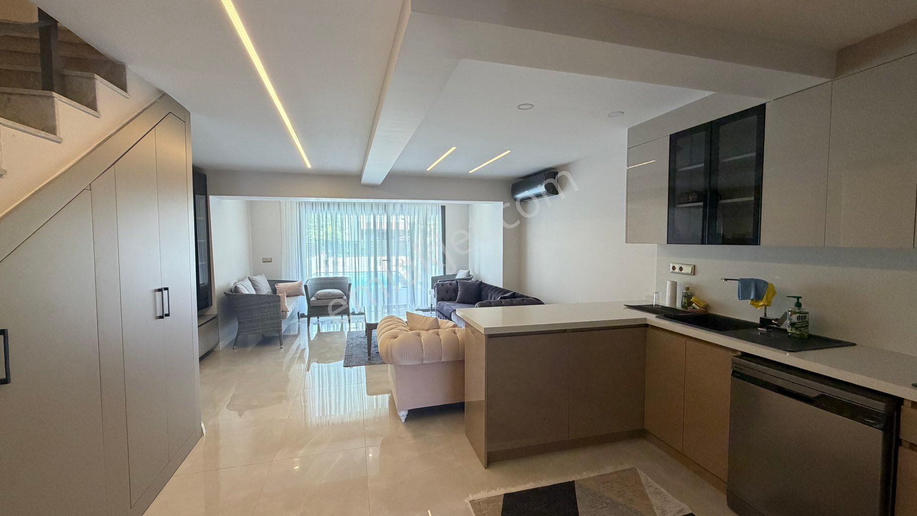 Alya Gayrimenkul Çamlık Yolda Full Tadilatlı 4+1 Villa - Görsel 13