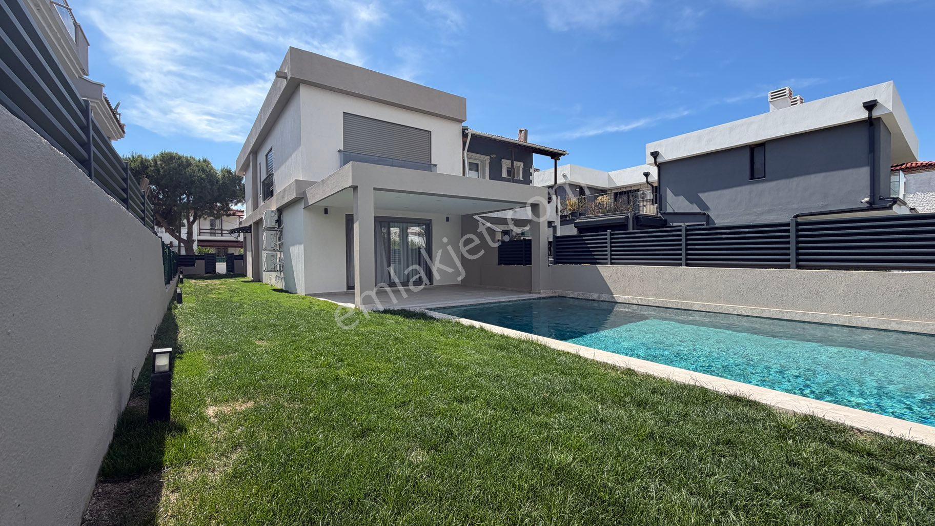 Alya Gayrimenkul Çamlık Yolda Full Tadilatlı 4+1 Villa