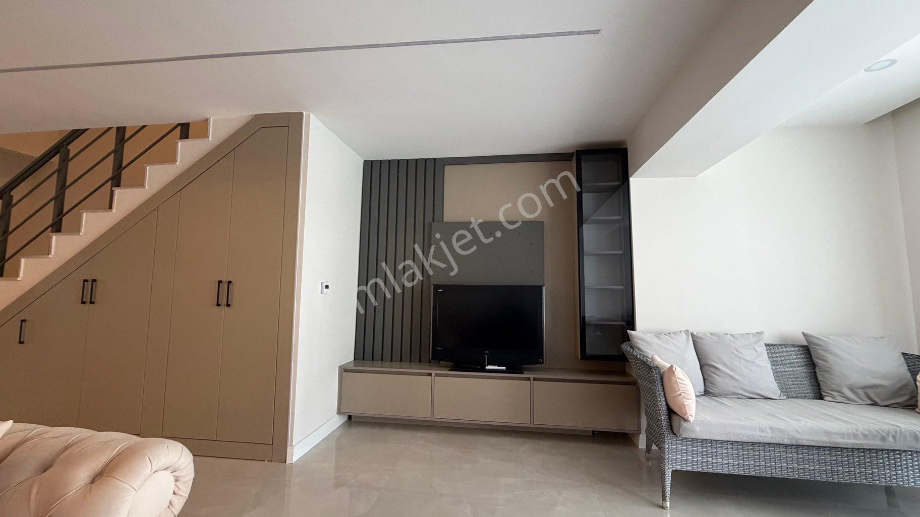 Alya Gayrimenkul Çamlık Yolda Full Tadilatlı 4+1 Villa - Görsel 16