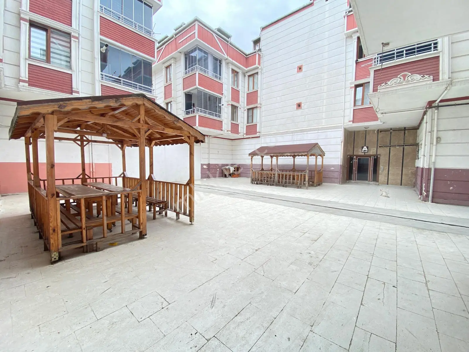 Arnavutköy Huzur Sitesinde Geniş Teraslı 1+1 Kiralık - Görsel 5