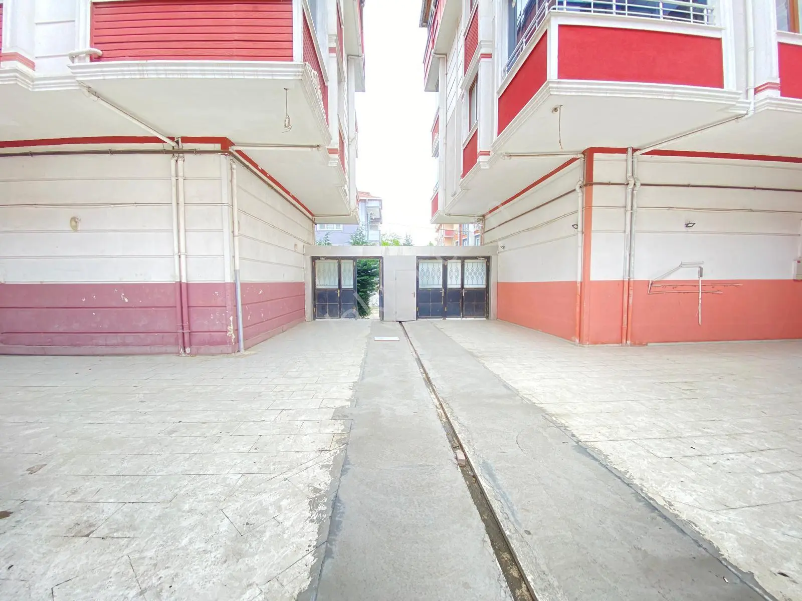 Arnavutköy Huzur Sitesinde Geniş Teraslı 1+1 Kiralık - Görsel 3