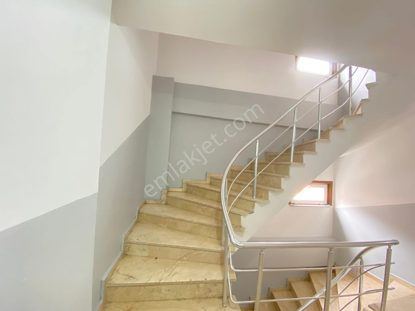 Arnavutköy Huzur Sitesinde Geniş Teraslı 1+1 Kiralık - Görsel 9