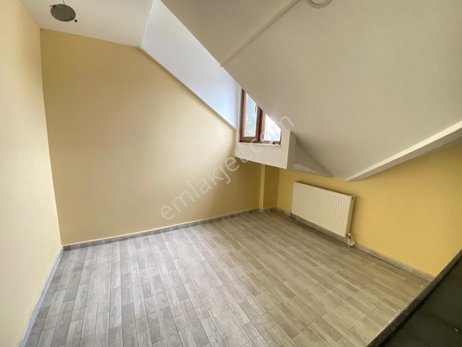 Arnavutköy Huzur Sitesinde Geniş Teraslı 1+1 Kiralık - Görsel 23