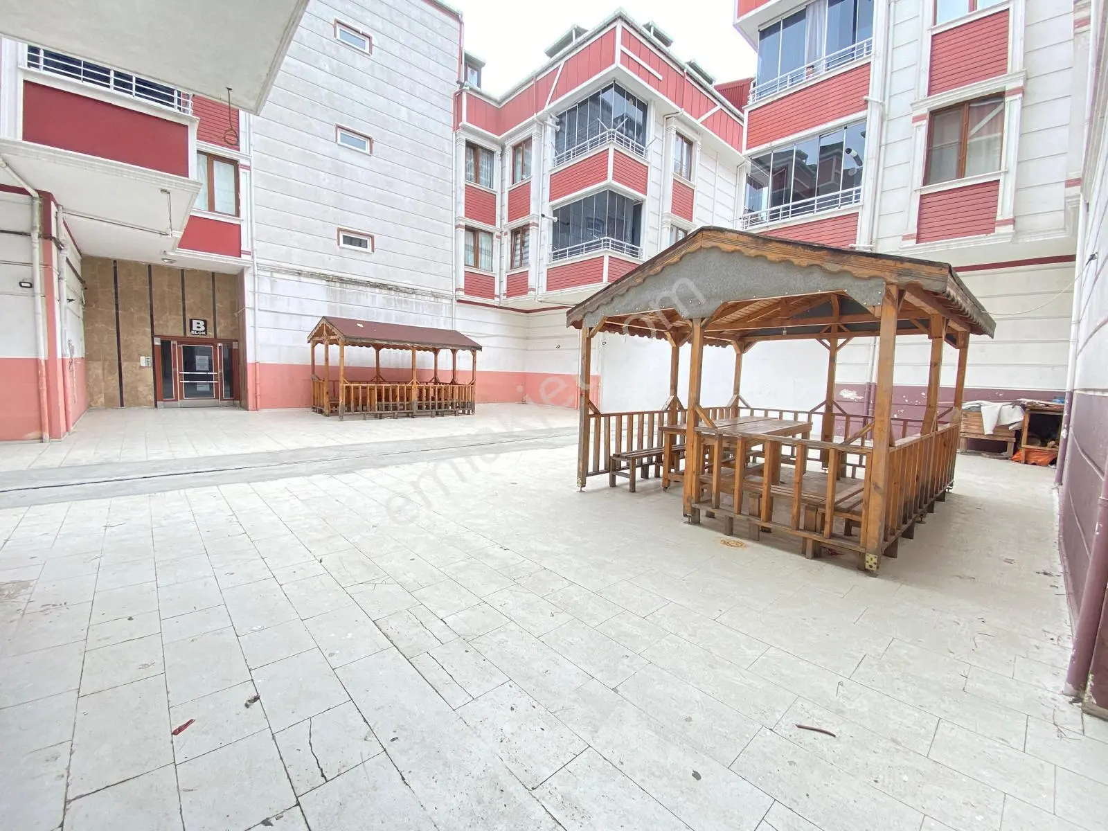 Arnavutköy Huzur Sitesinde Geniş Teraslı 1+1 Kiralık - Görsel 4