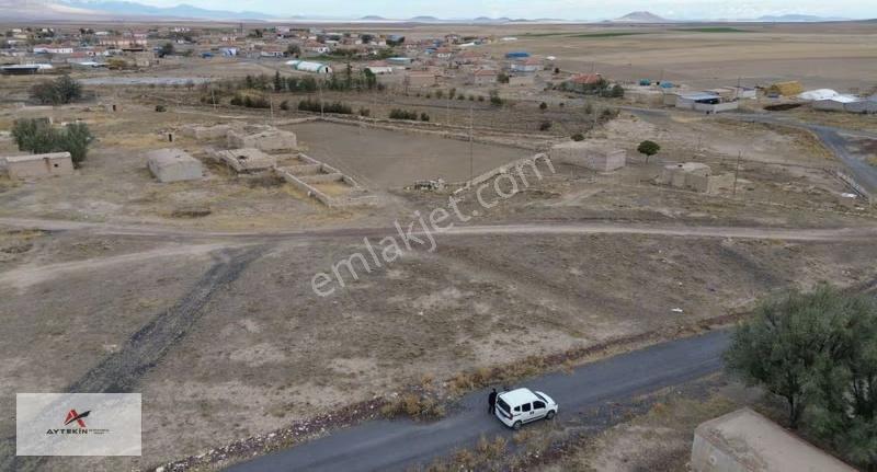 Emirgazi Demirci Mahallesinde 752 M² Müstakil Tapulu Arsa
