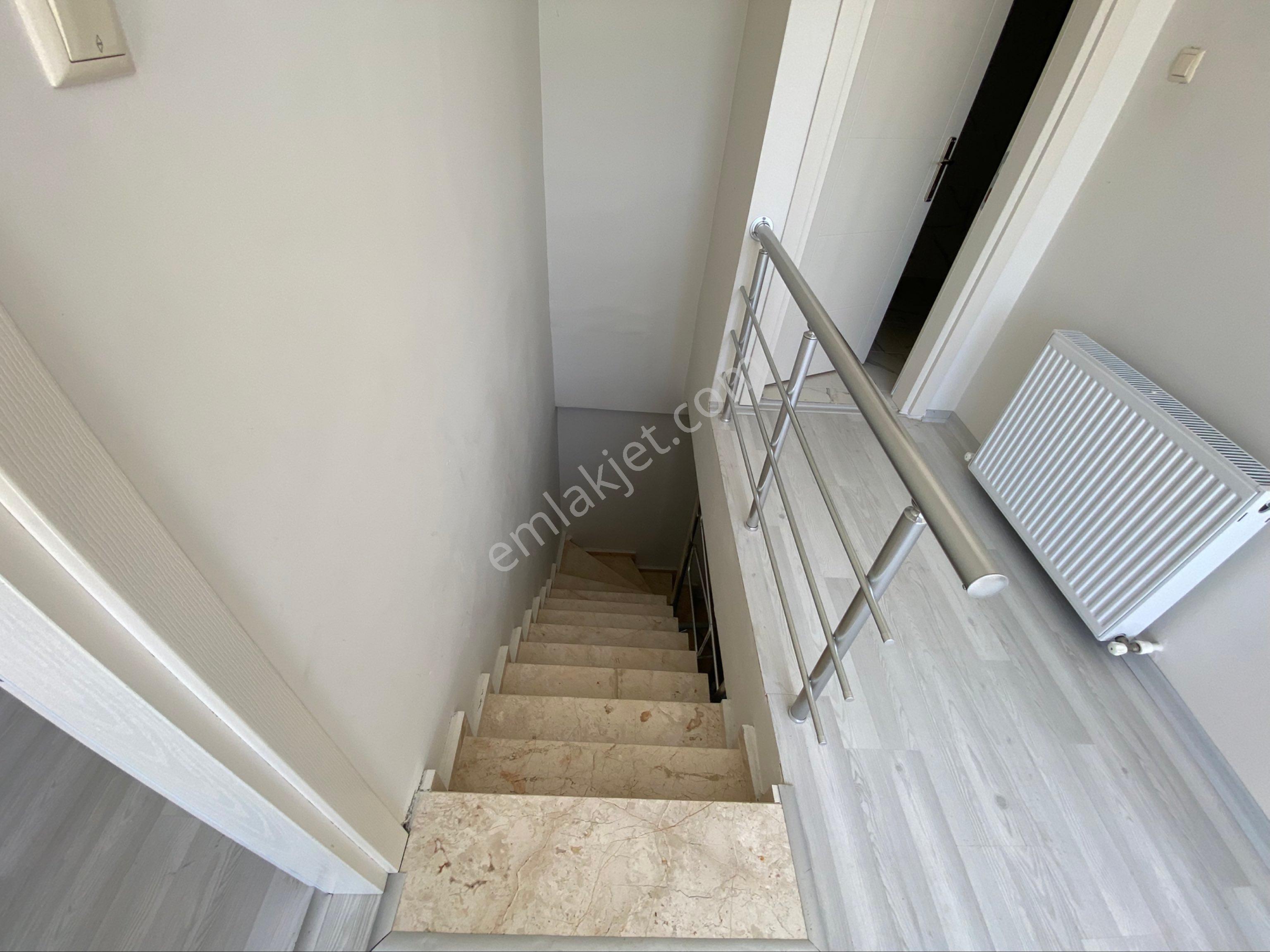 Çınarcık Teşvikiye’de Plaja Yakın 4+1 180 M2 Net Çatı Dubleks Daire - Görsel 21