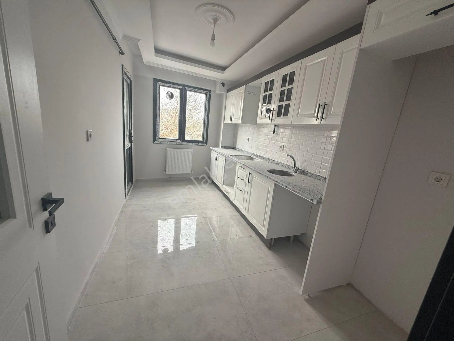 Saruhan Mahallesi Satılık ✅2+1 90m2 M2 5 Katlının 3 Katı ❇️sıfır Full Özelikli Petek Kombili