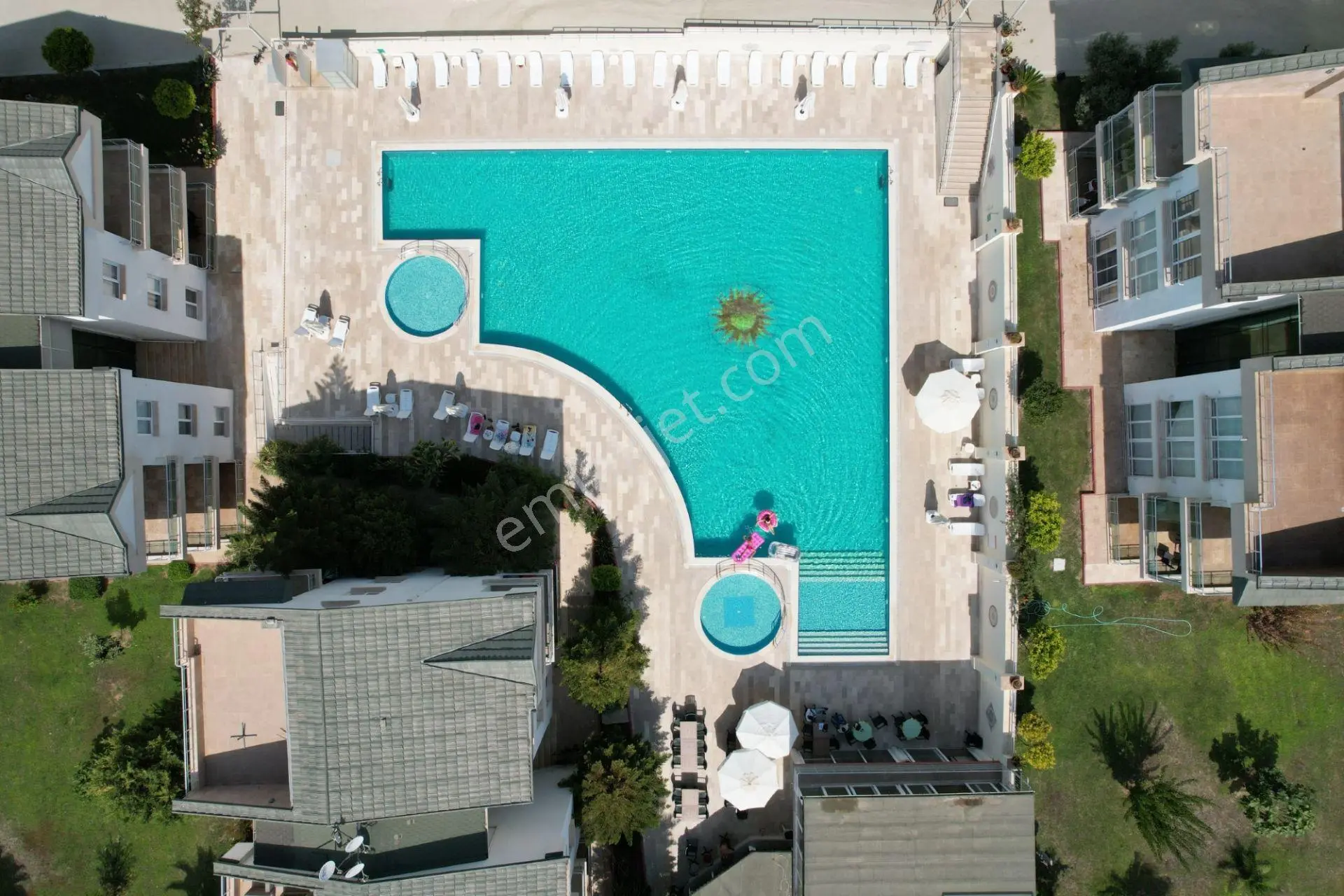 Didim Mersinderede Deniz Manzaralı Yemyeşil Bir Sitede 3+1 Dublex Daire - Görsel 4