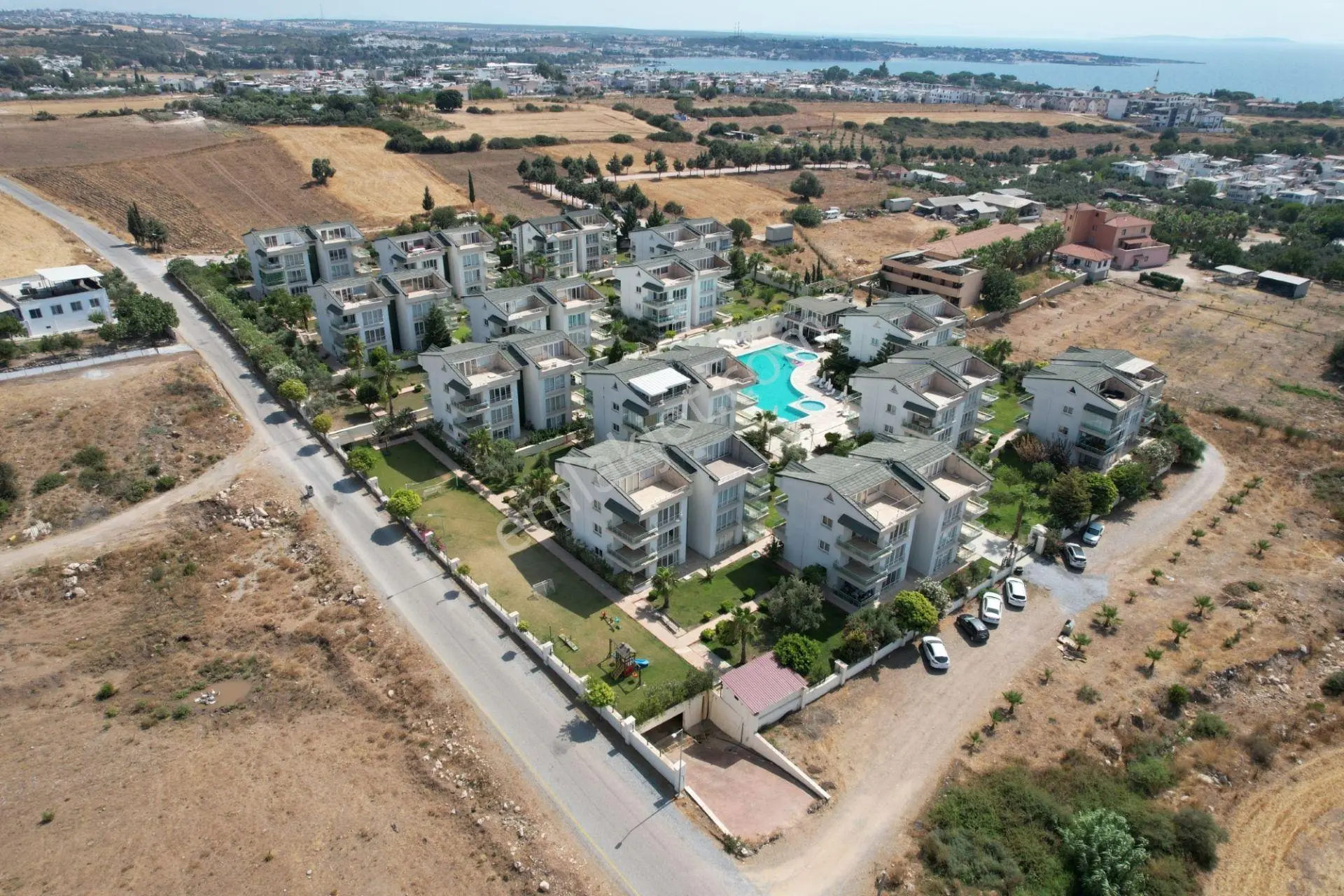 Didim Mersinderede Deniz Manzaralı Yemyeşil Bir Sitede 3+1 Dublex Daire - Görsel 3