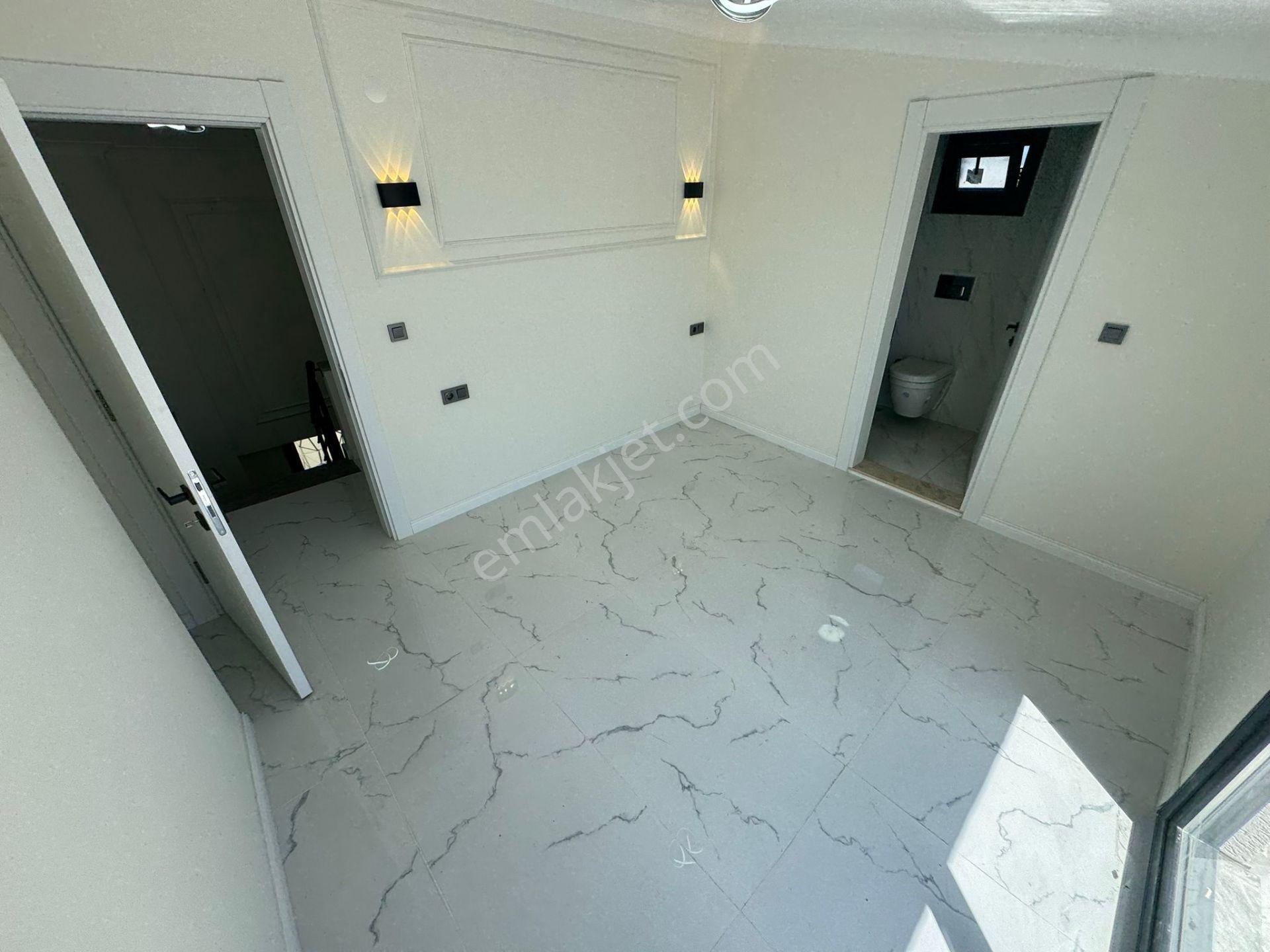 Altınoluk İlkbahar Dan Denize Çok Yakın 4+1 Teraslı Bahçeli Villa - Görsel 26