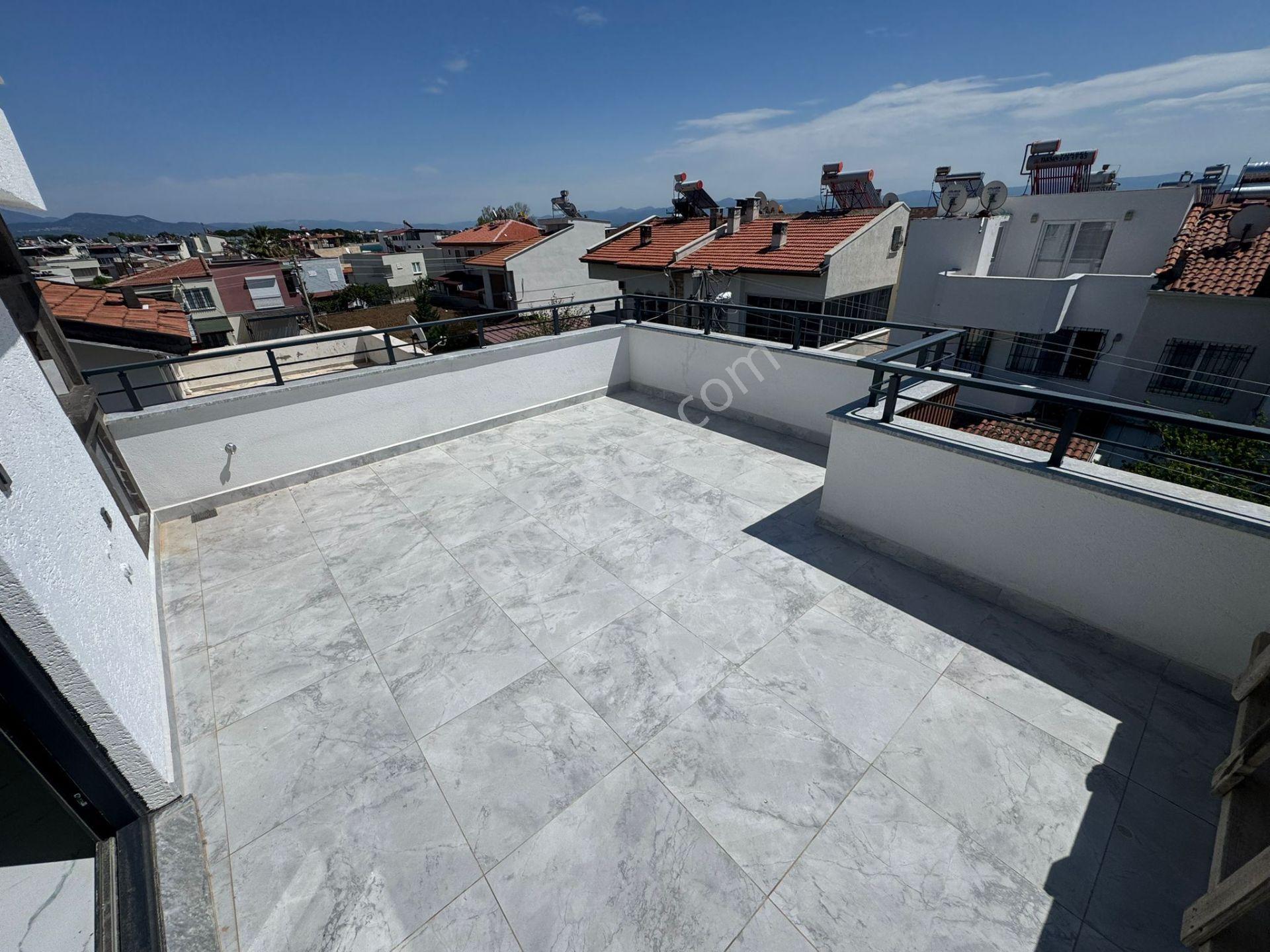Altınoluk İlkbahar Dan Denize Çok Yakın 4+1 Teraslı Bahçeli Villa - Görsel 45