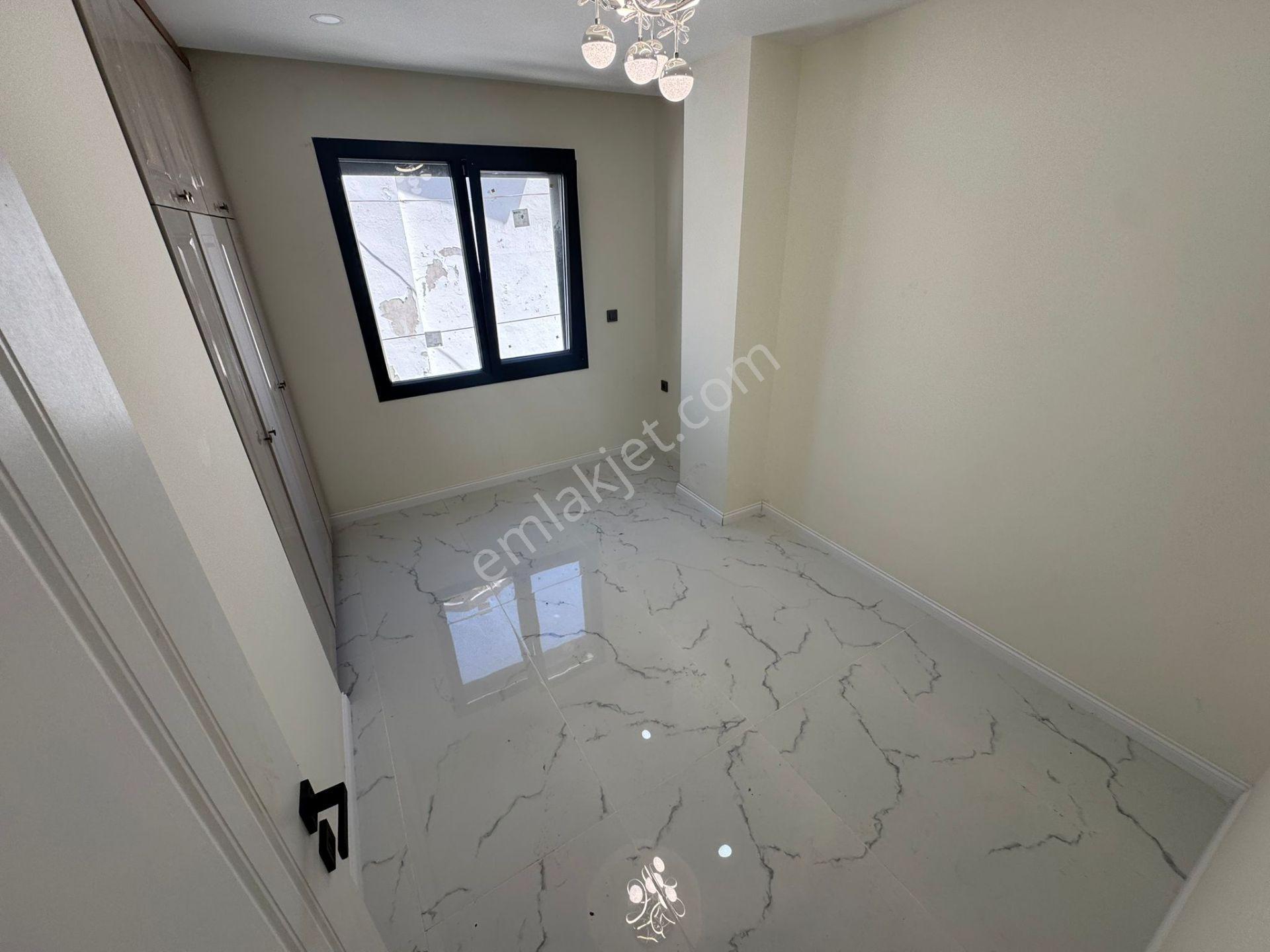 Altınoluk İlkbahar Dan Denize Çok Yakın 4+1 Teraslı Bahçeli Villa - Görsel 9