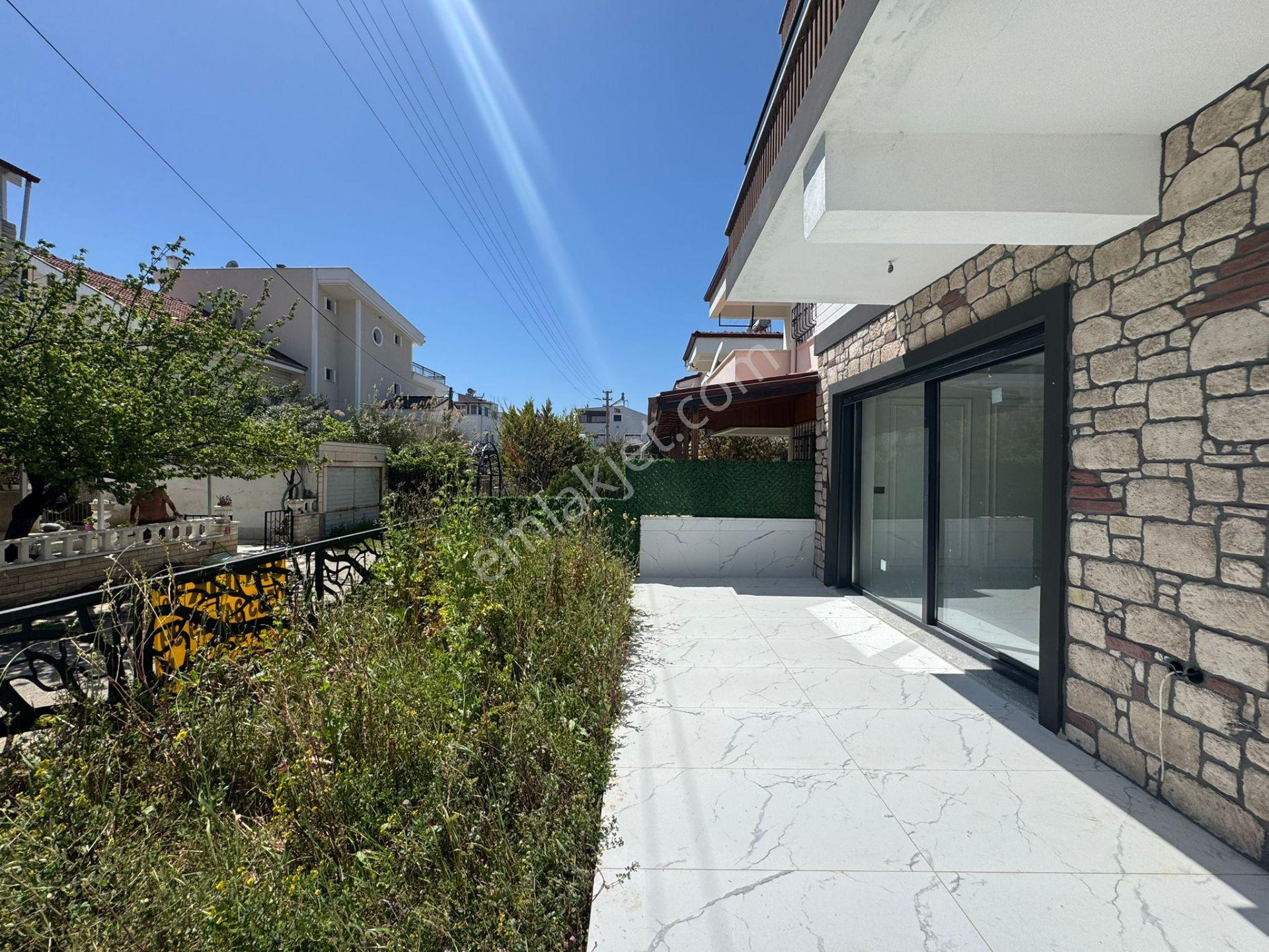 Altınoluk İlkbahar Dan Denize Çok Yakın 4+1 Teraslı Bahçeli Villa - Görsel 38