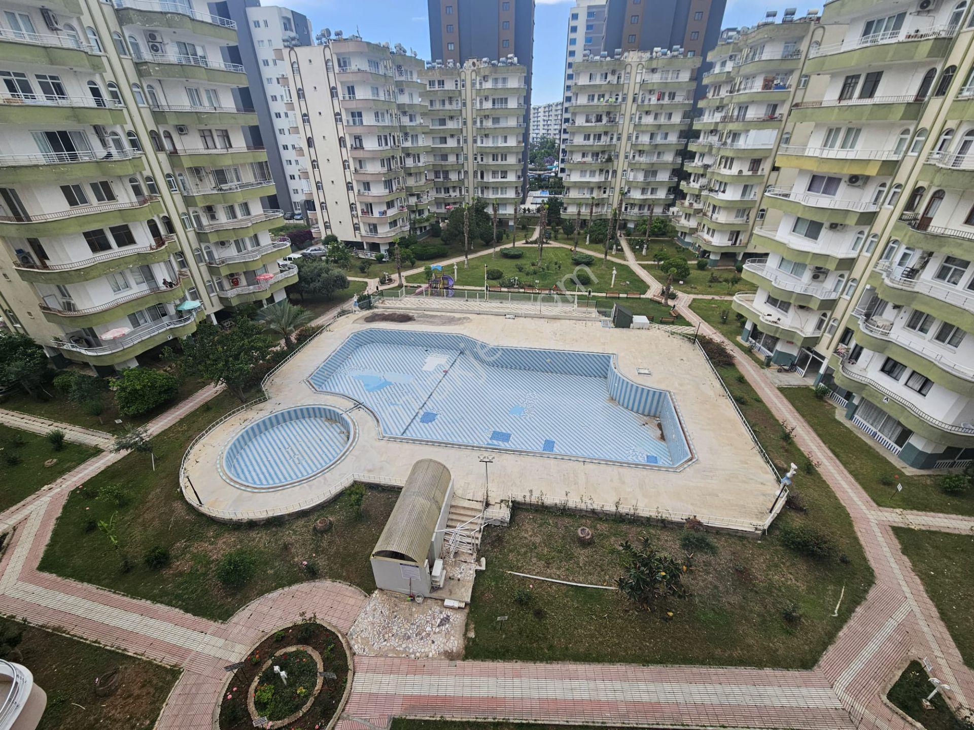 Karınca'dan Tece'de Havuzlu Sitede Merkezi Konumda Eşyalı 3+1